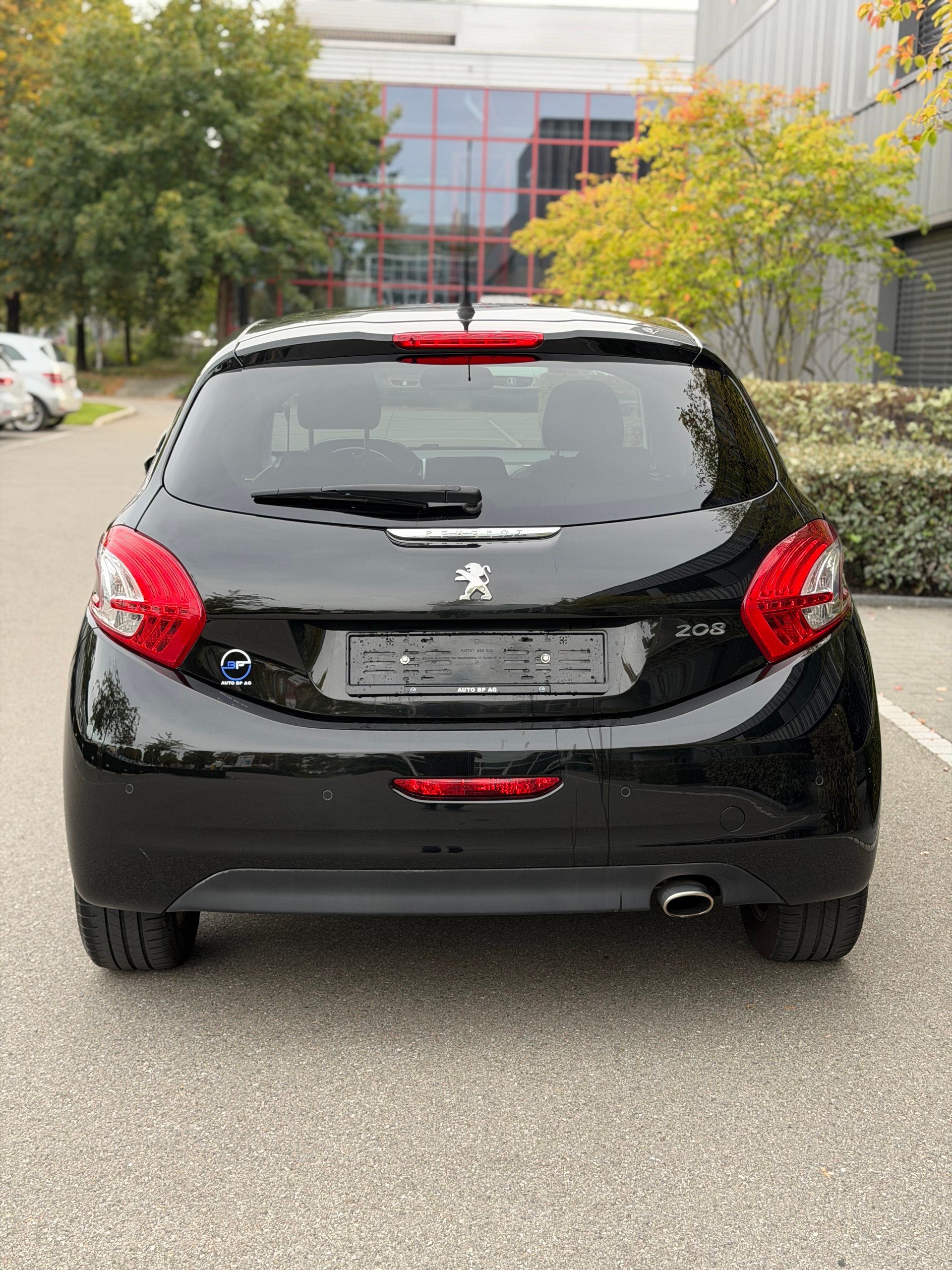 PEUGEOT 208 1.6 VTI Allure-image-5