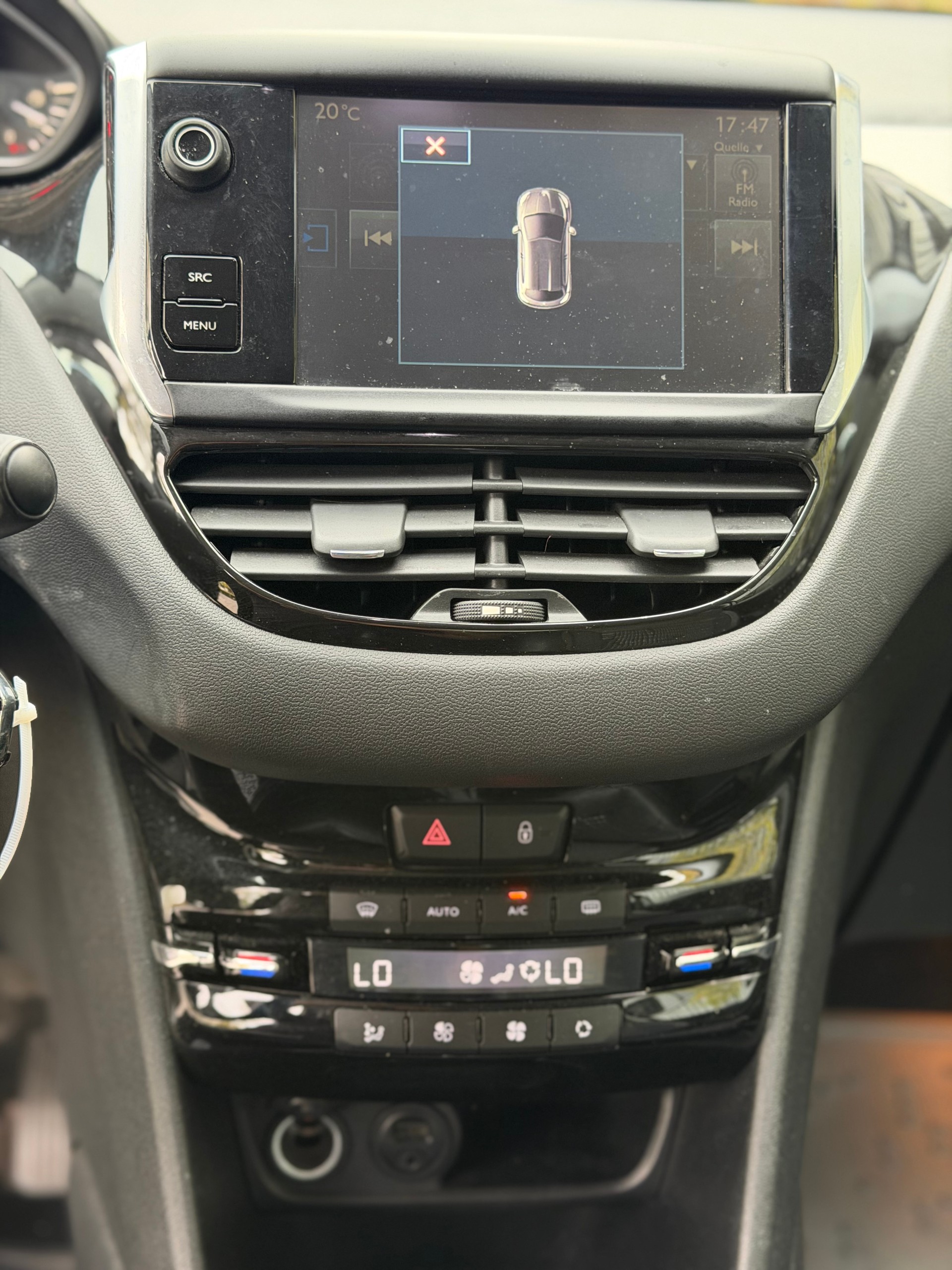 PEUGEOT 208 1.6 VTI Allure-image-9