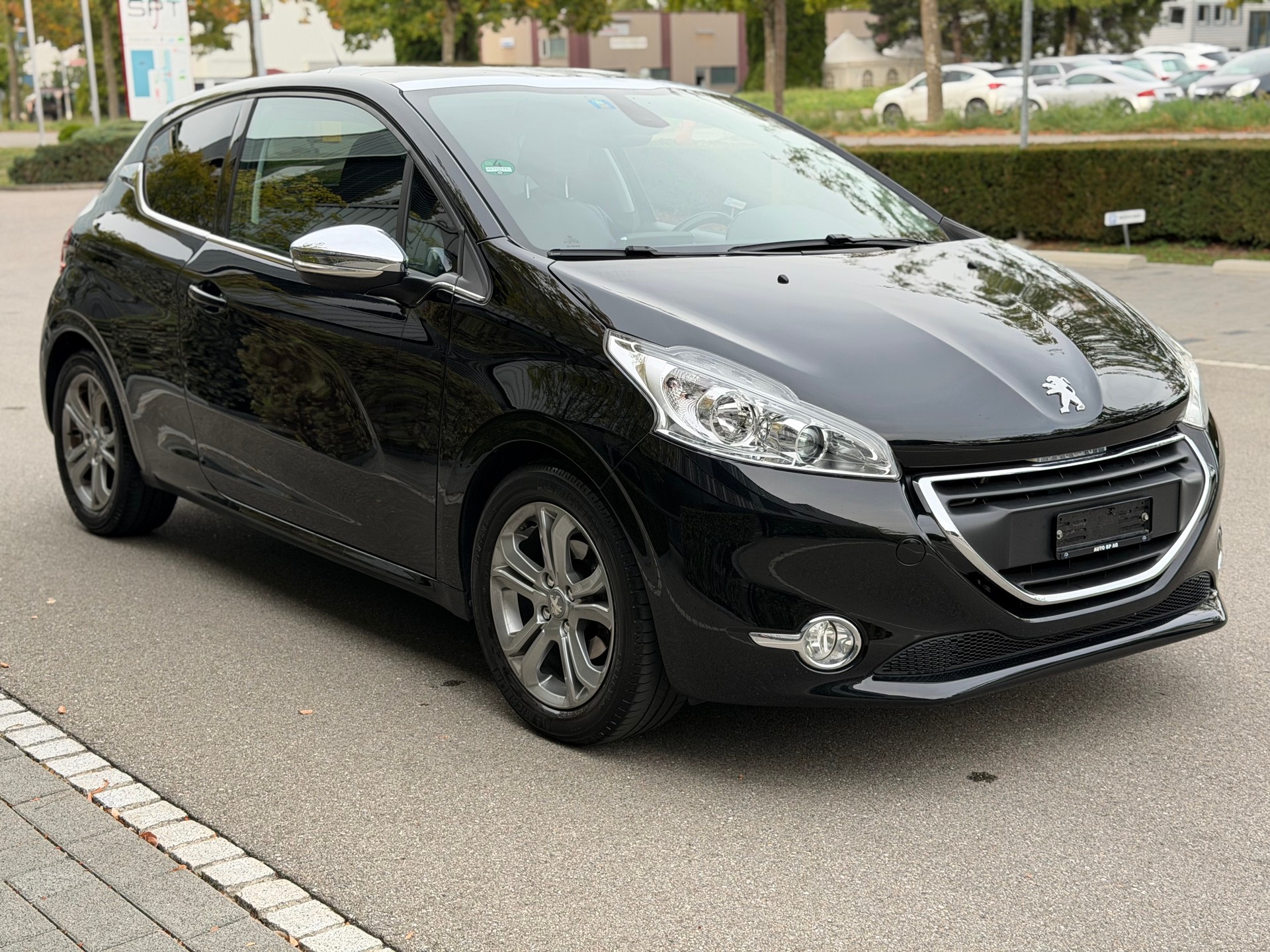 PEUGEOT 208 1.6 VTI Allure-image-2