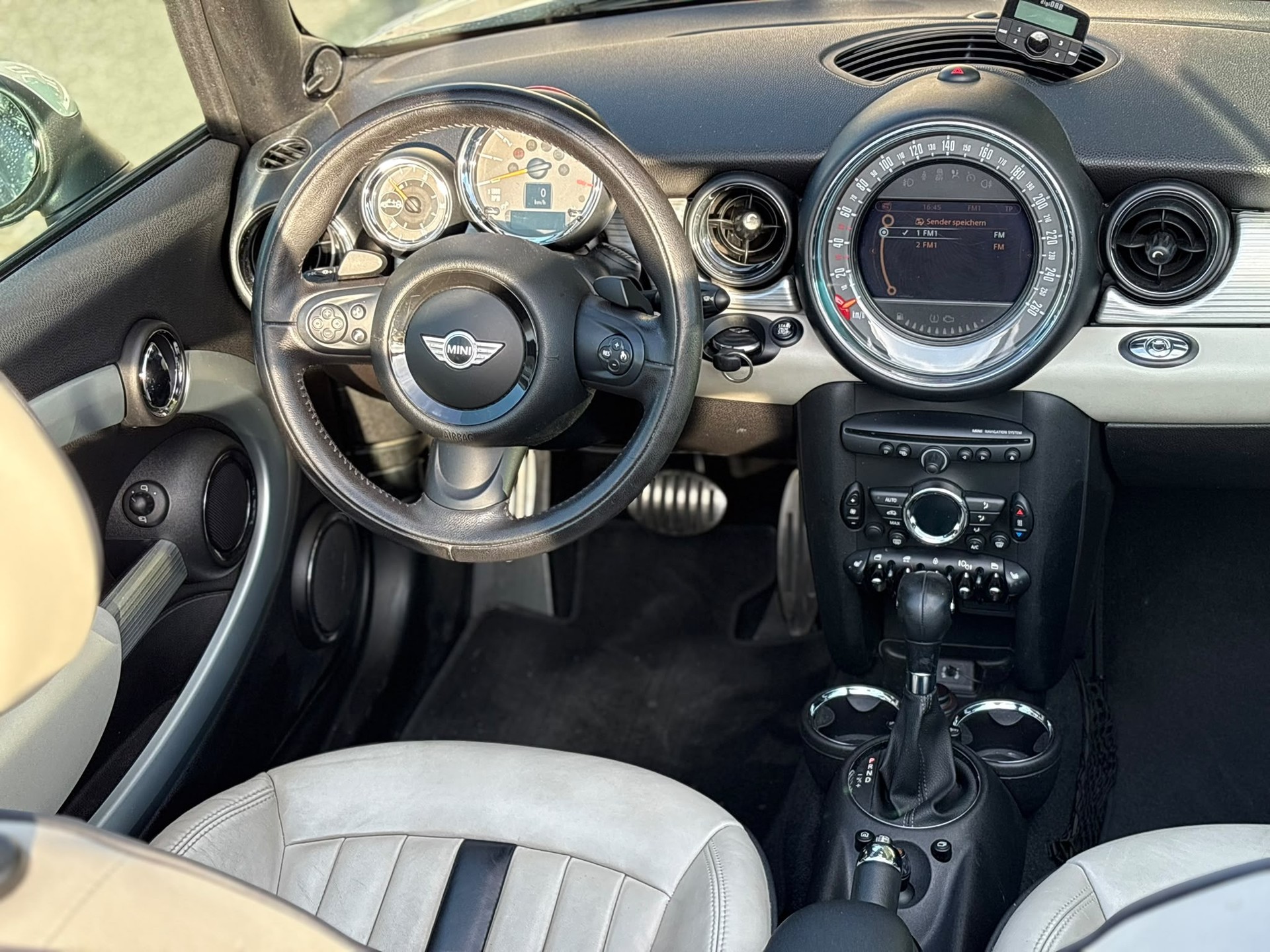 MINI Cooper Cabriolet Steptronic-image-7