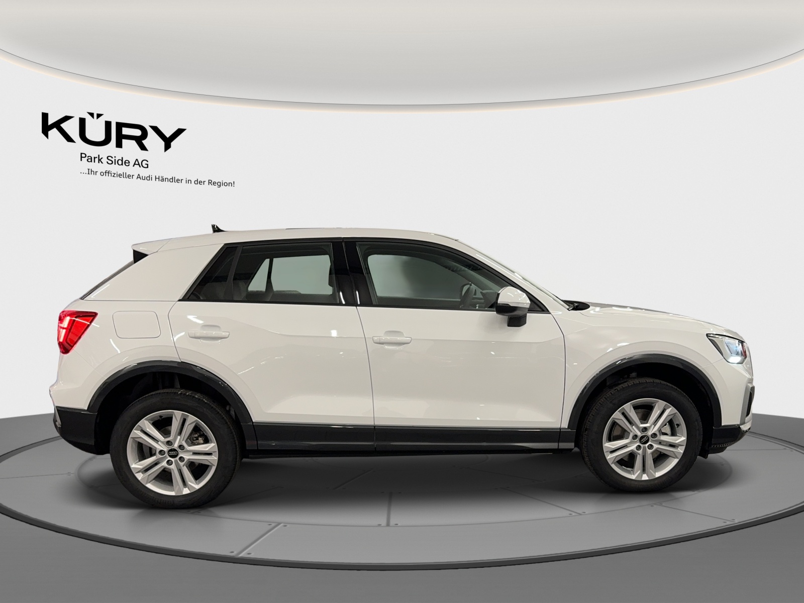 AUDI Q2 35 TDI S line quattro S-tronic-image-2