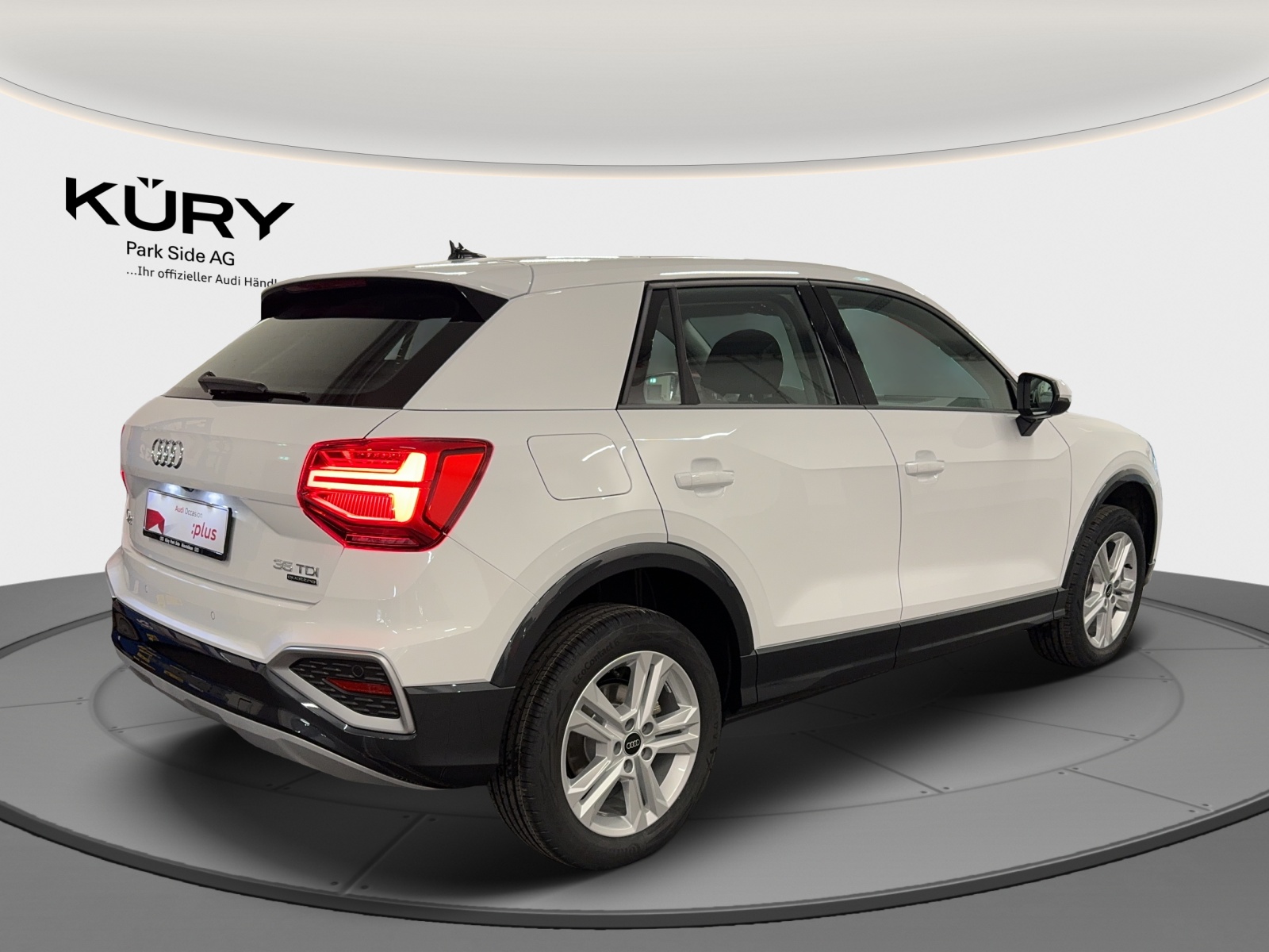 AUDI Q2 35 TDI S line quattro S-tronic-image-3