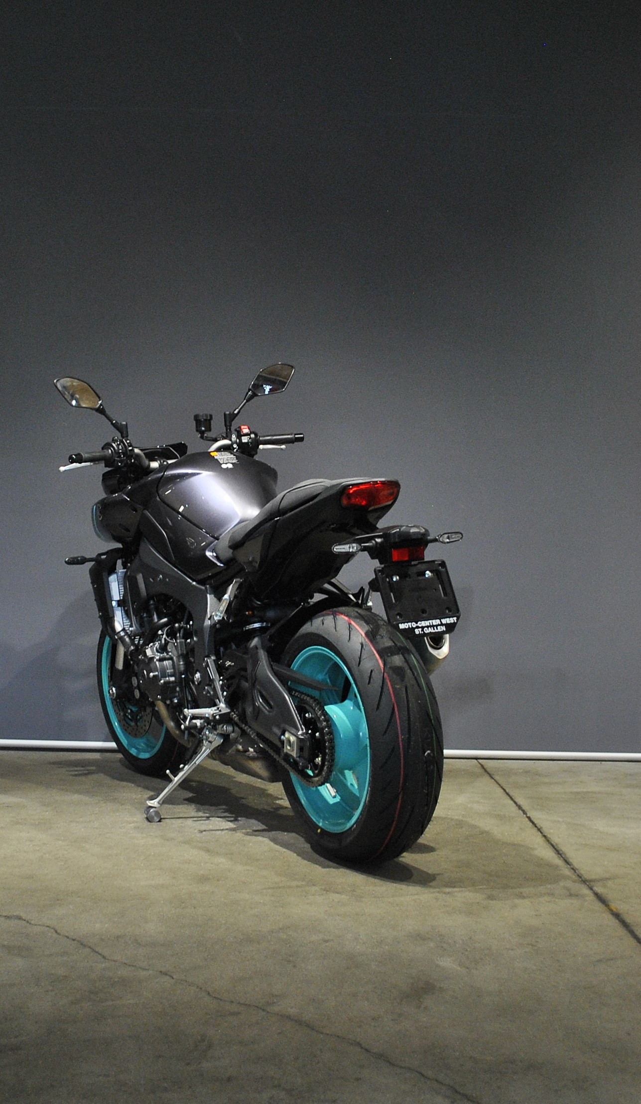YAMAHA MT-10 ABS-showroom-element-3