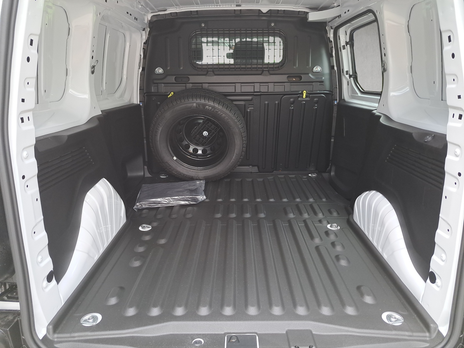 OPEL Combo Cargo 2.4 t 1.5 D S/S (4x4)-image-12