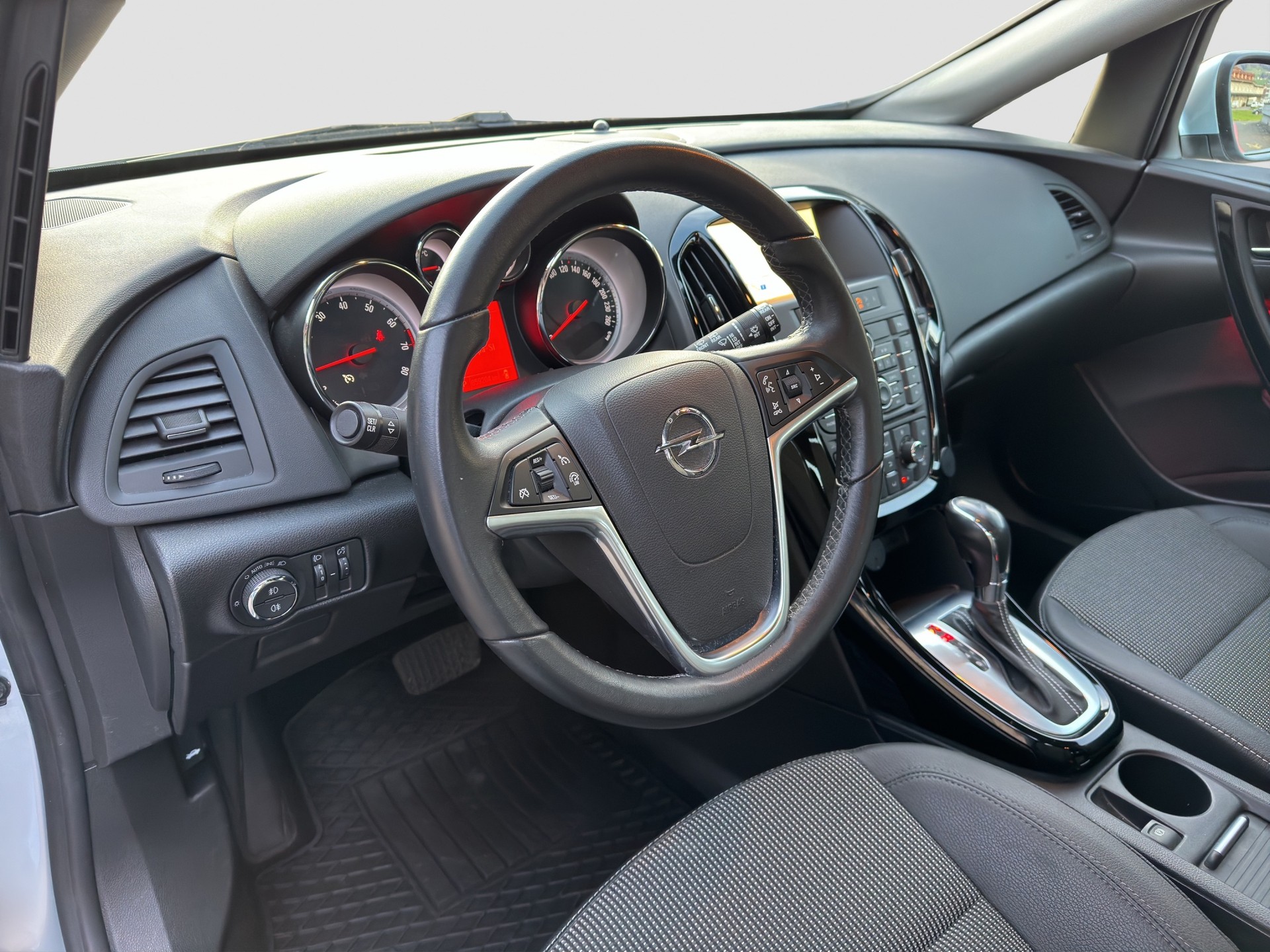 OPEL Astra SportsTourer 1.6i 16V Turbo Cosmo Automatic-image-8
