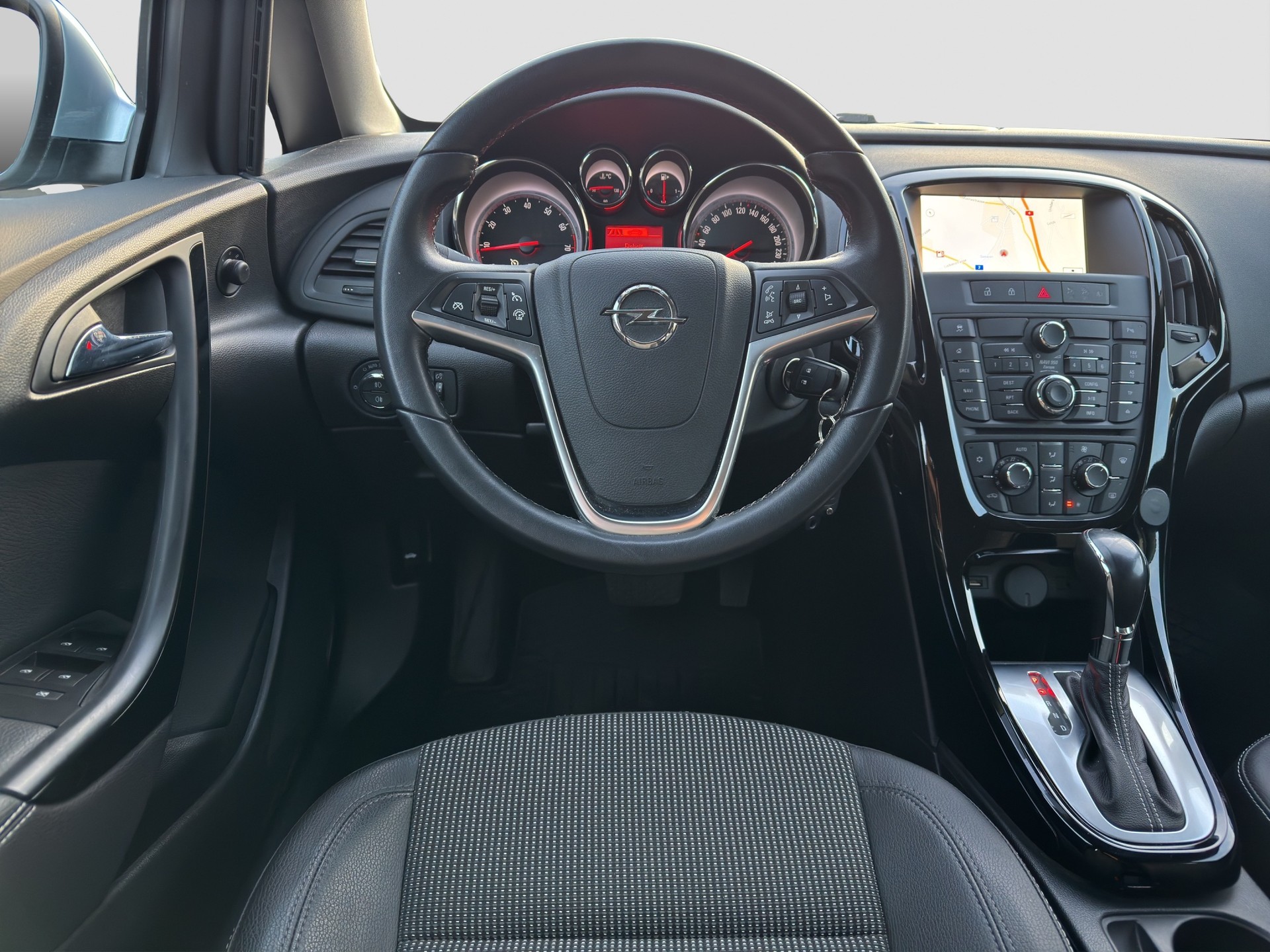 OPEL Astra SportsTourer 1.6i 16V Turbo Cosmo Automatic-image-7