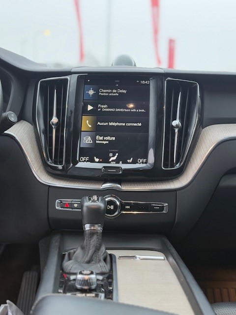 VOLVO XC60 D5 AWD Inscription Geartronic-image-11