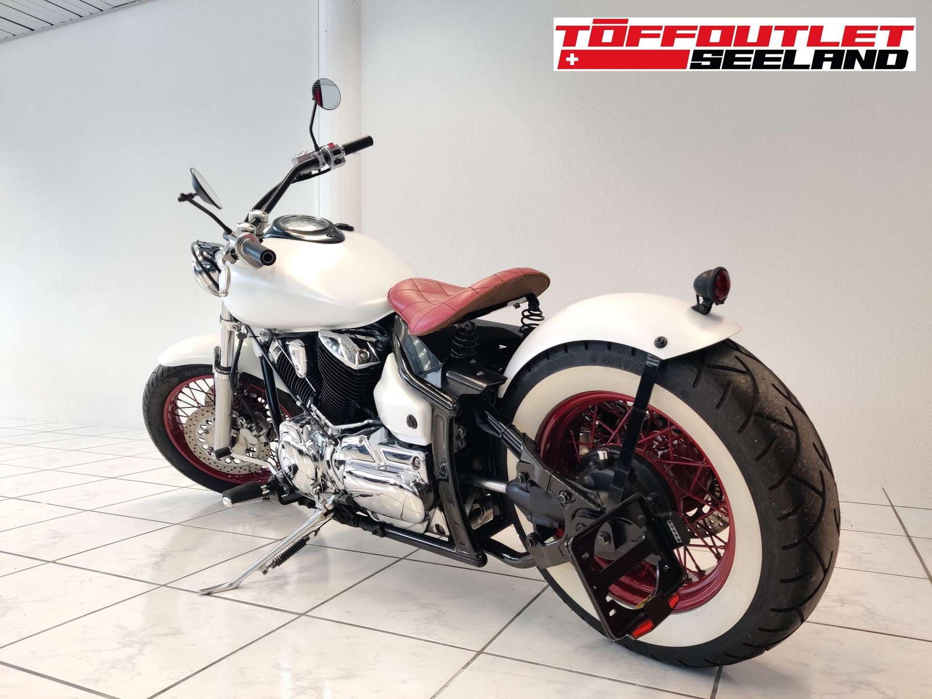 YAMAHA XVS 1100 Drag Star Ivory-showroom-element-2