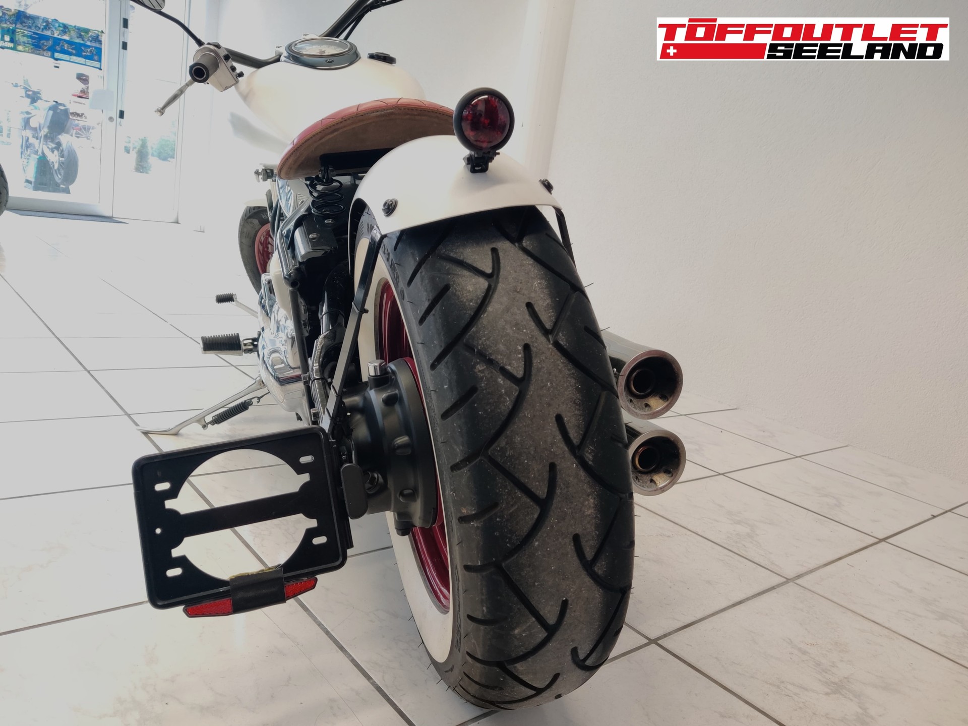 YAMAHA XVS 1100 Drag Star Ivory-showroom-element-3