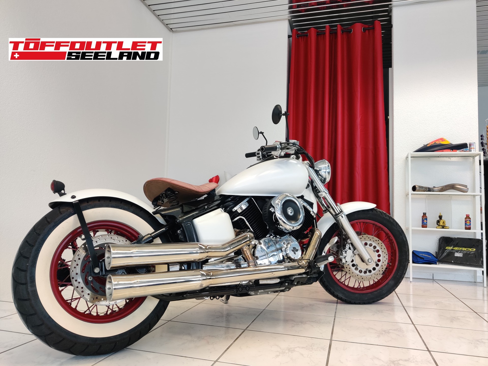 YAMAHA XVS 1100 Drag Star Ivory-showroom-element-1