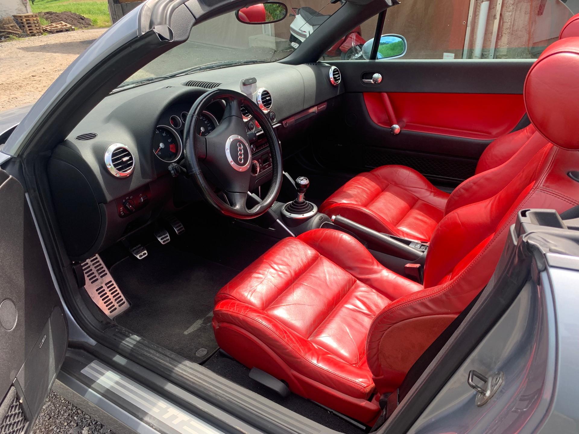 AUDI TT Roadster 1.8 T quattro-image-1