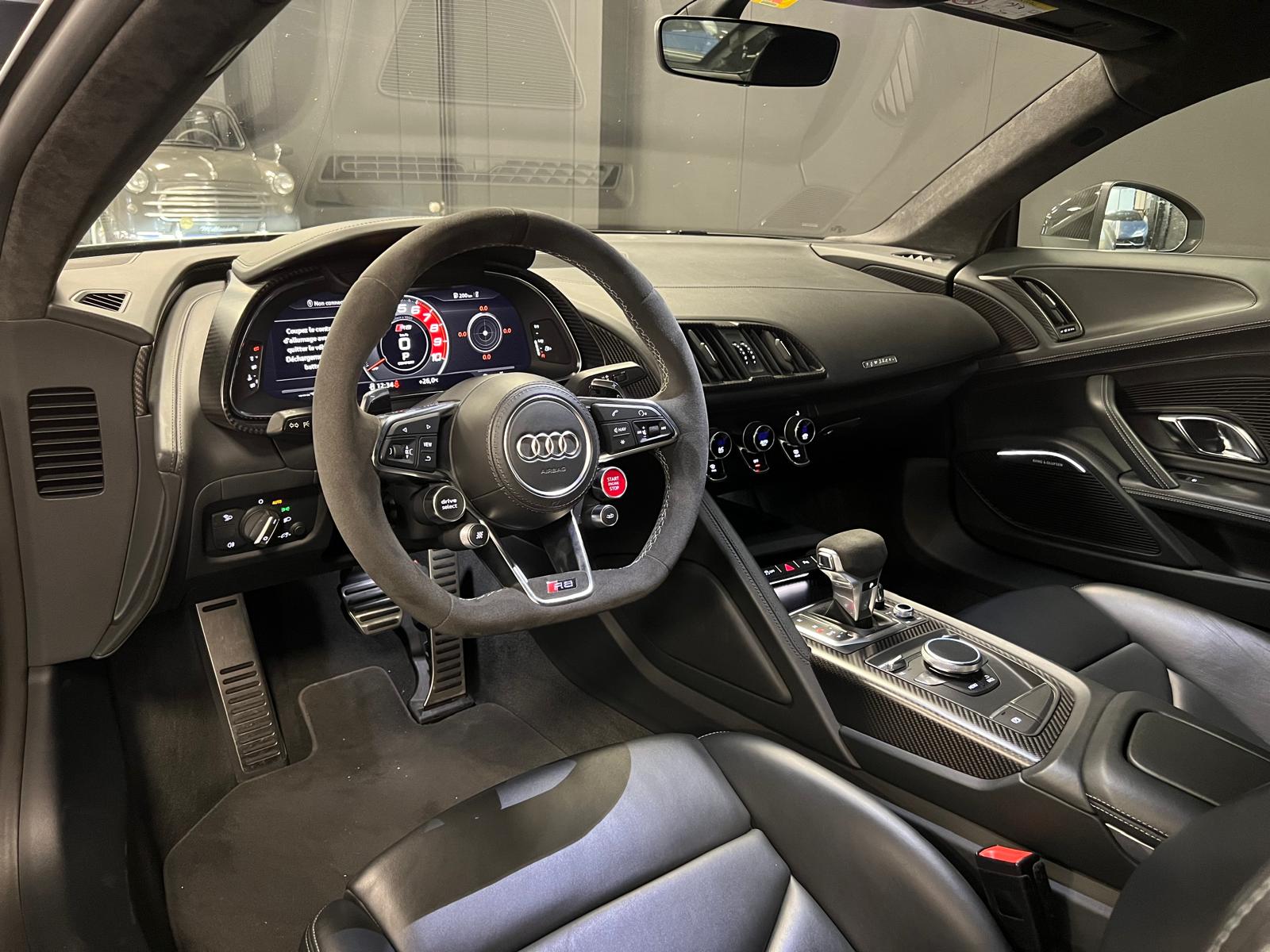 AUDI R8 Coupé 5.2 plus S-Tronic-image-5