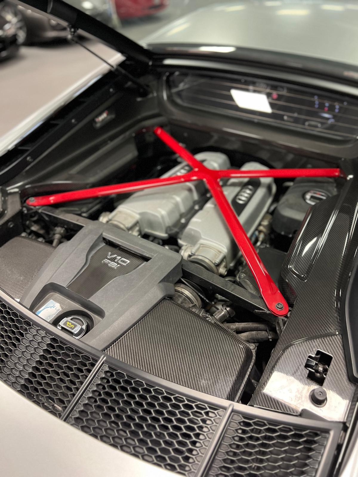 AUDI R8 Coupé 5.2 plus S-Tronic-image-11