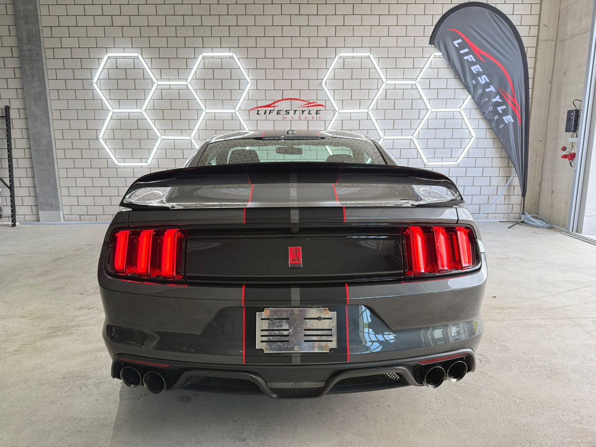 FORD Shelby GT350R-image-3