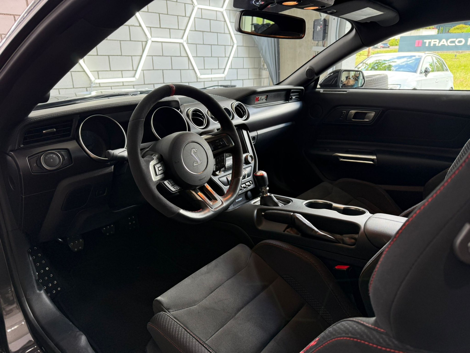 FORD Shelby GT350R-image-6