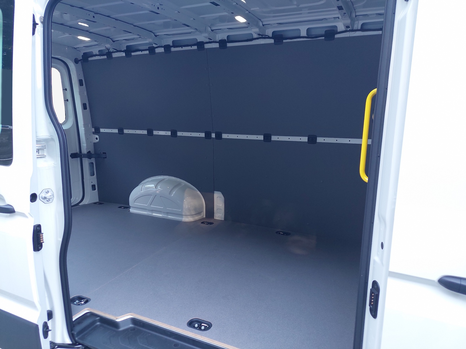 VW Crafter 35 2.0 TDI Entry L3-image-11