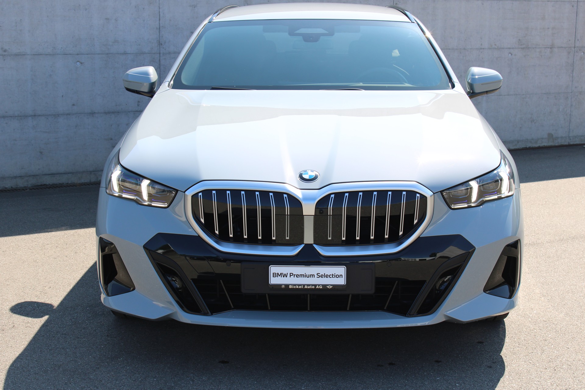 BMW 520d xDrive Touring M Sport-image-2