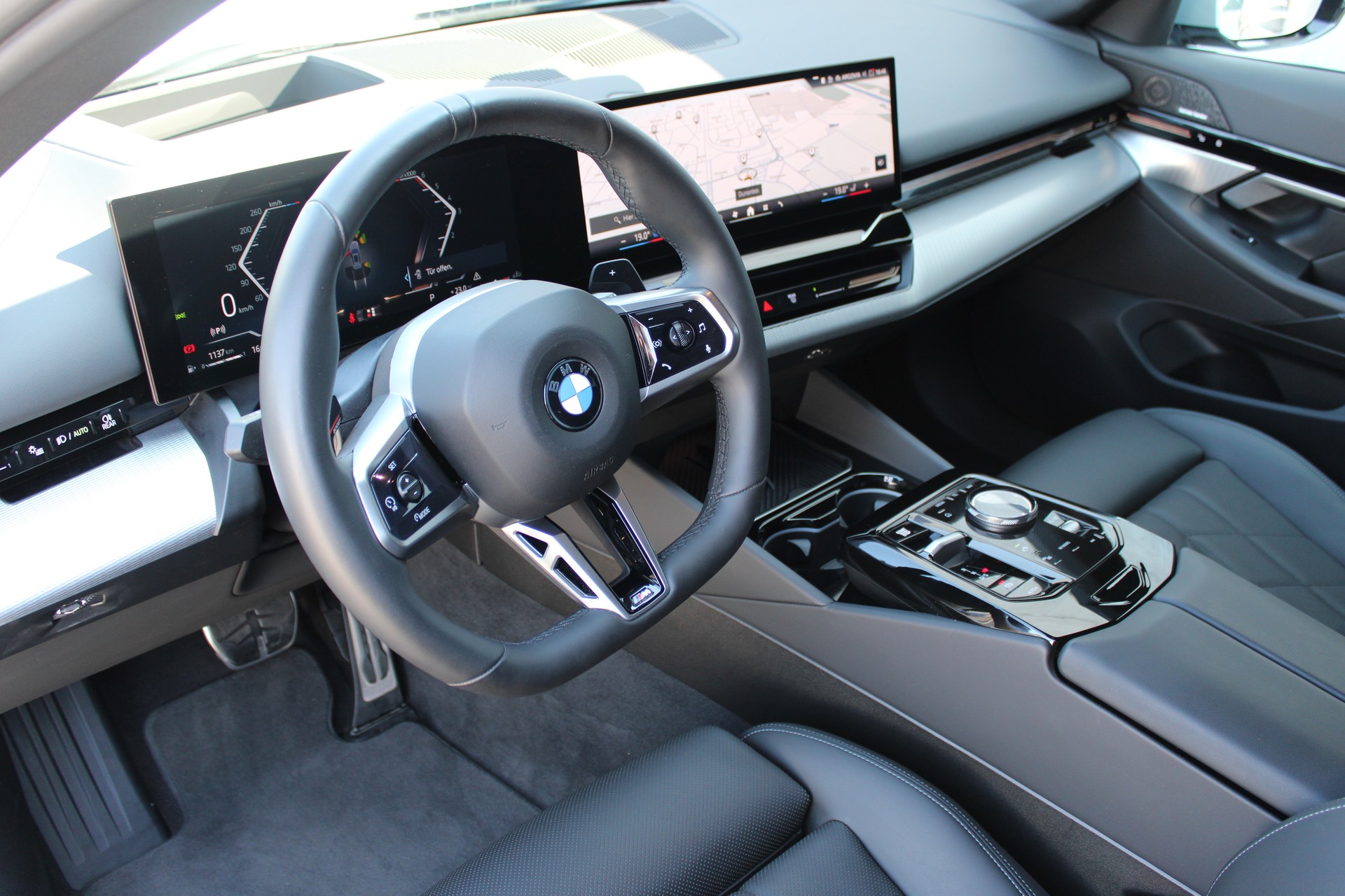 BMW 520d xDrive Touring M Sport-image-7