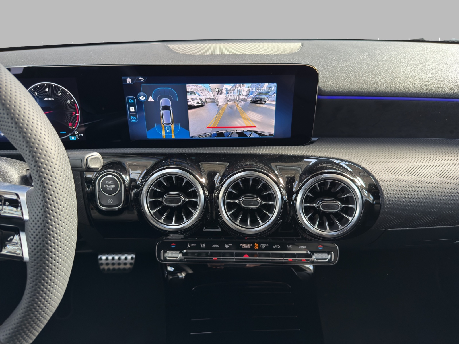 MERCEDES-BENZ A 200 Night Star 7G-DCT-image-13