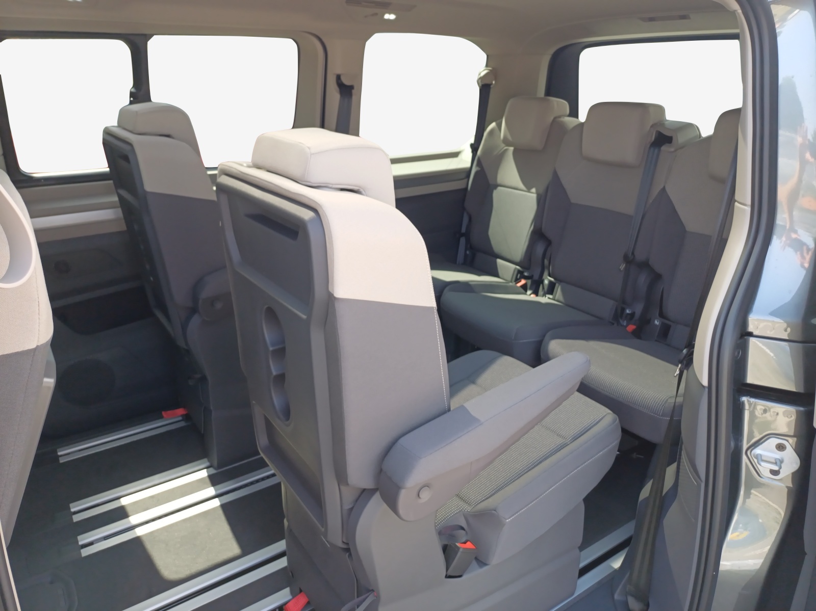 VW Multivan 1.5 eHybrid Life Edition 4Motion DSG-image-11