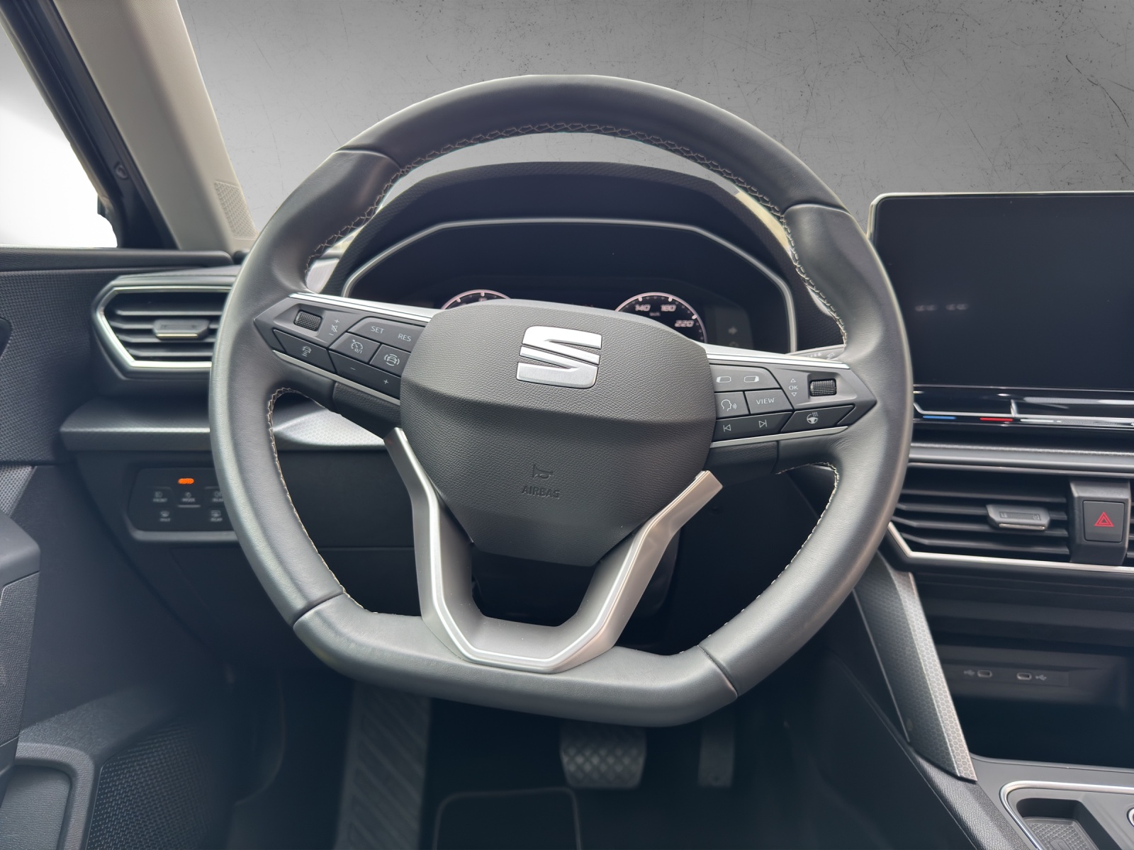 SEAT Leon 1.0 eTSI mHEV Style-image-11