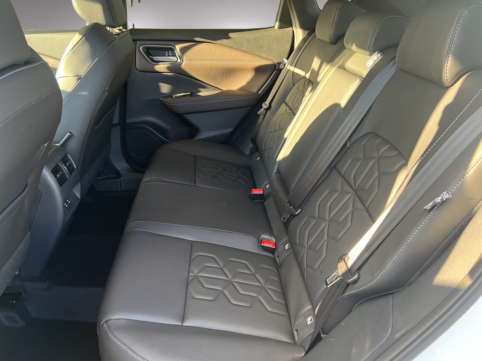 NISSAN Qashqai 1.5 VC-T Tekna-image-6