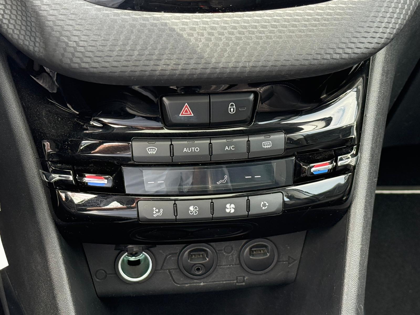 PEUGEOT 2008 1.6 VTi Allure-image-17