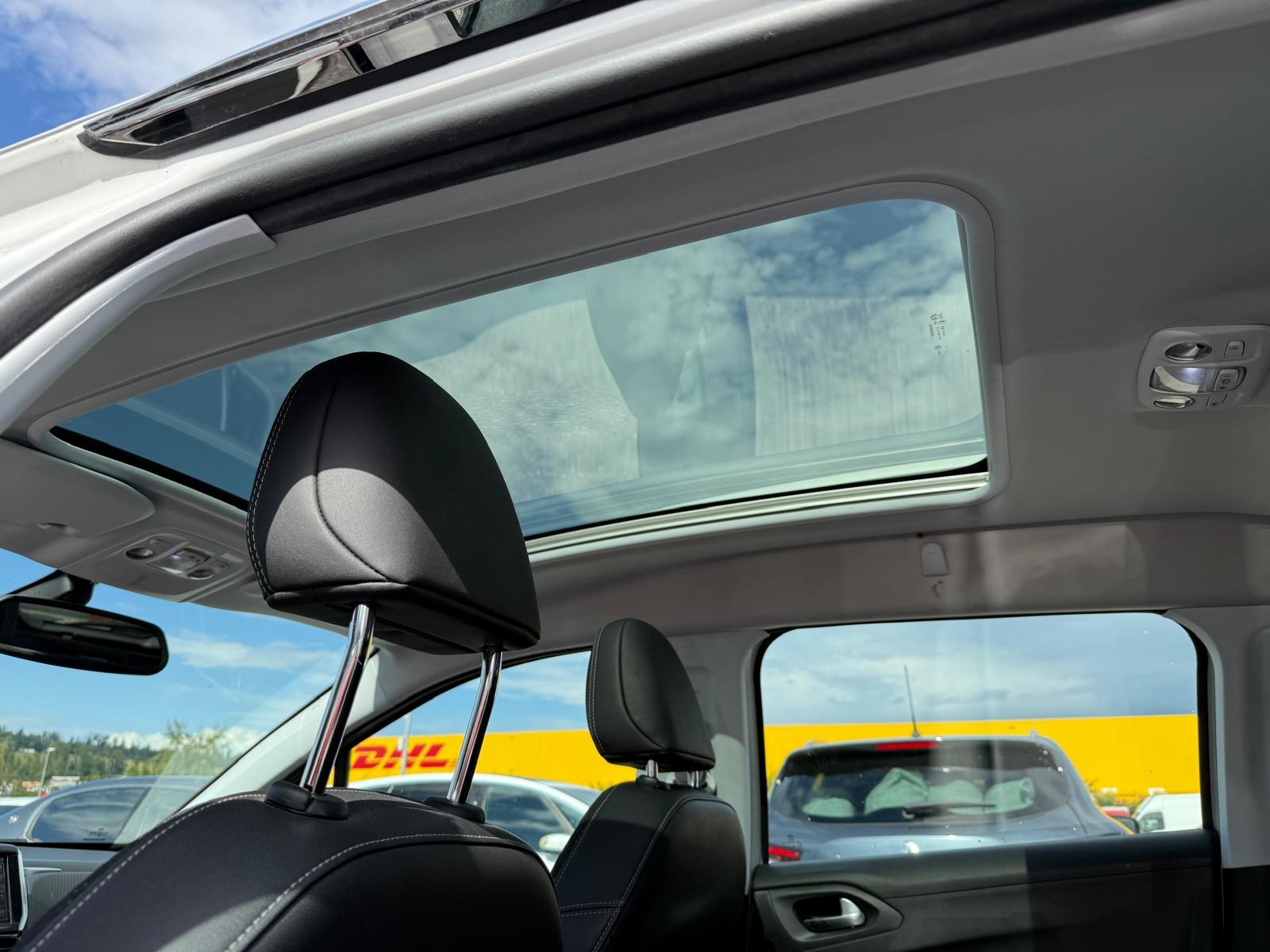 PEUGEOT 2008 1.6 VTi Allure-image-14