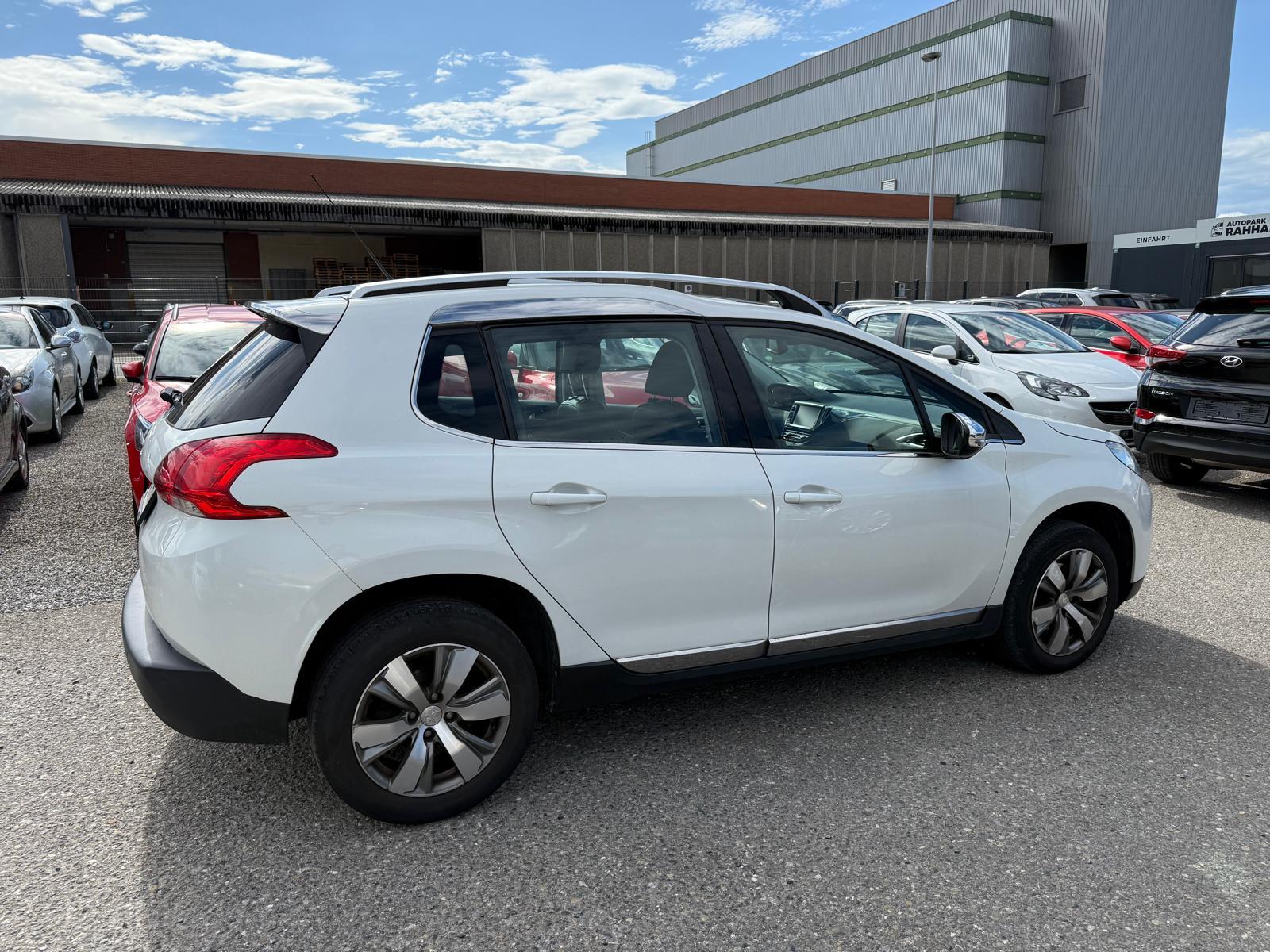 PEUGEOT 2008 1.6 VTi Allure-image-7