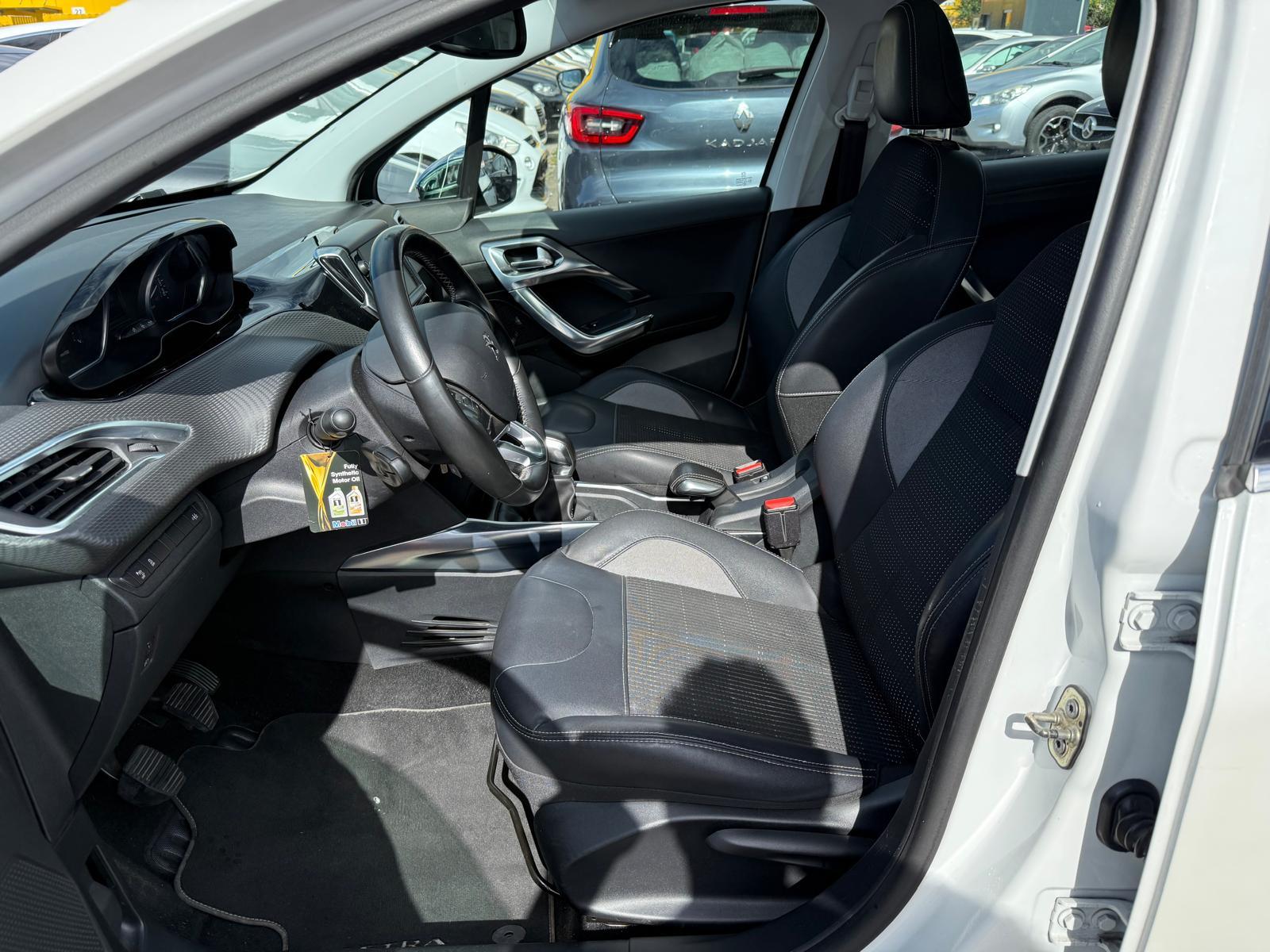 PEUGEOT 2008 1.6 VTi Allure-image-8