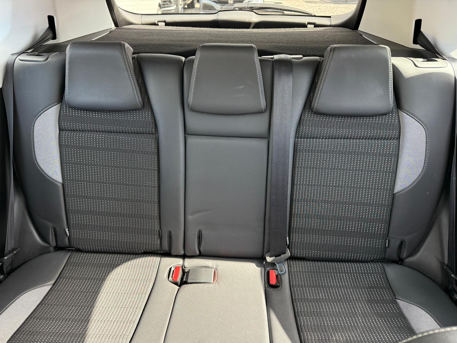 PEUGEOT 2008 1.6 VTi Allure-image-12
