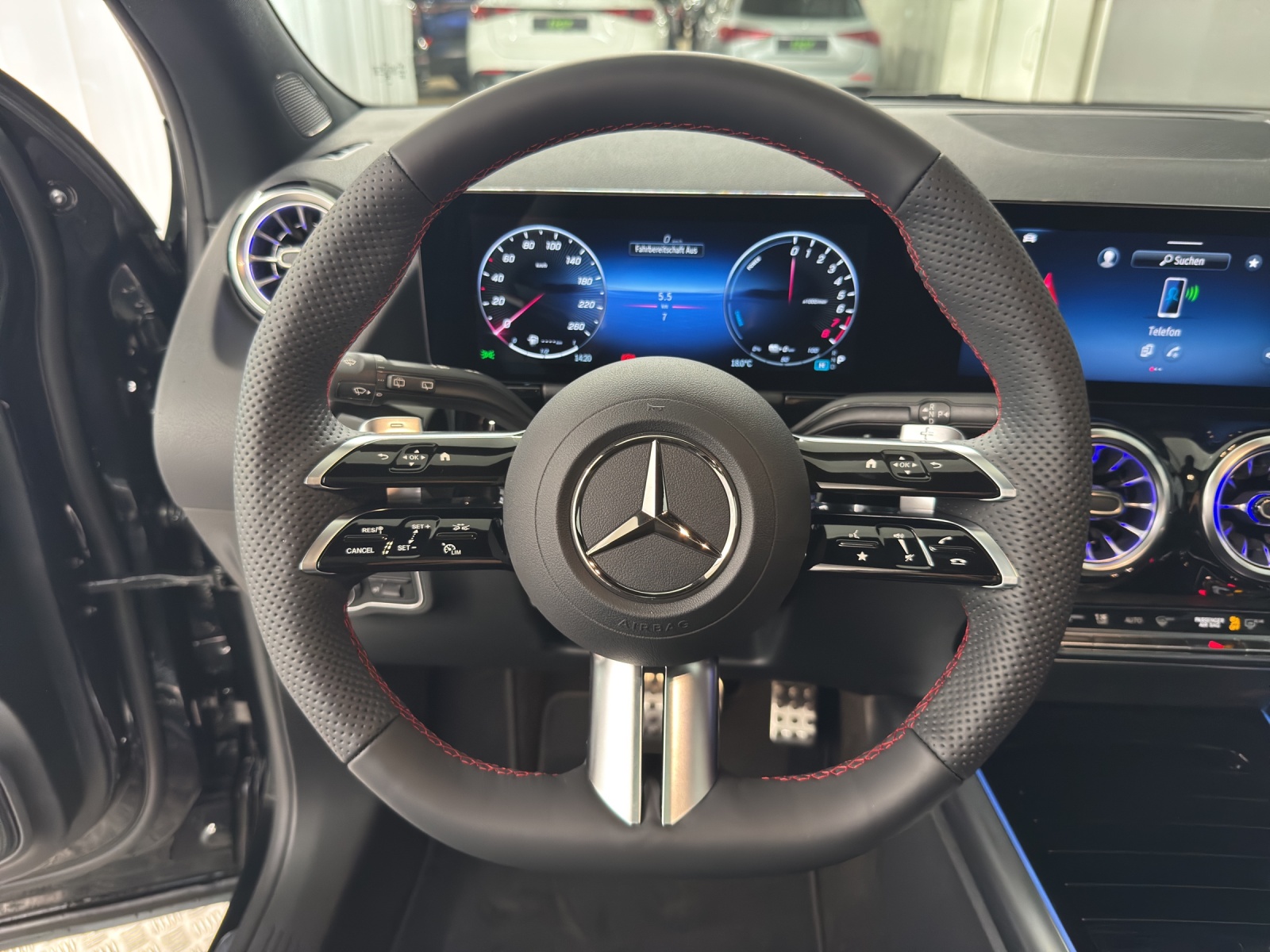 MERCEDES-BENZ GLA 250 e AMG Line EQ Star-image-14