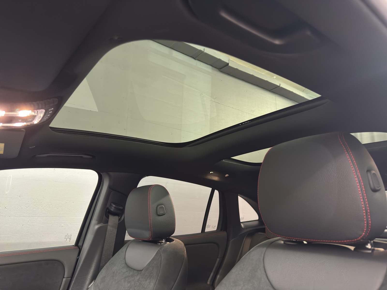 MERCEDES-BENZ GLA 250 e AMG Line EQ Star-image-13