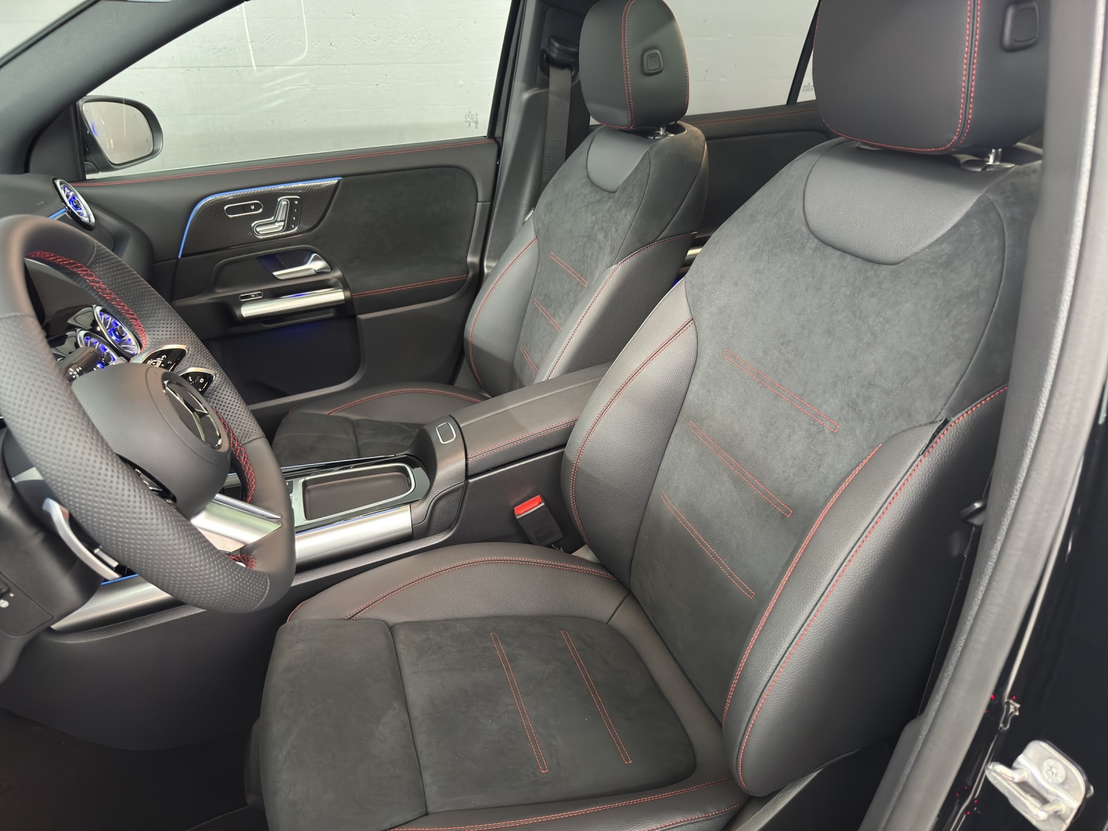 MERCEDES-BENZ GLA 250 e AMG Line EQ Star-image-15