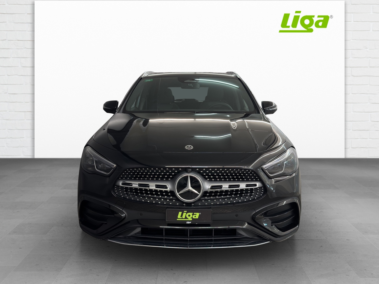 MERCEDES-BENZ GLA 250 e AMG Line EQ Star-image-2