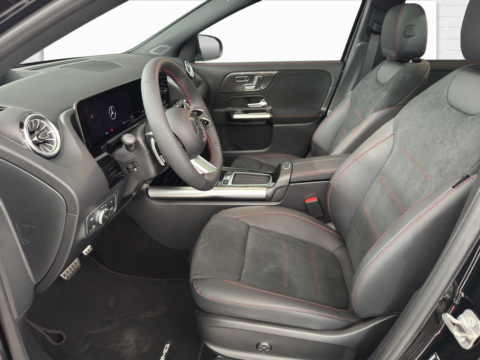 MERCEDES-BENZ GLA 250 e AMG Line EQ Star-image-6