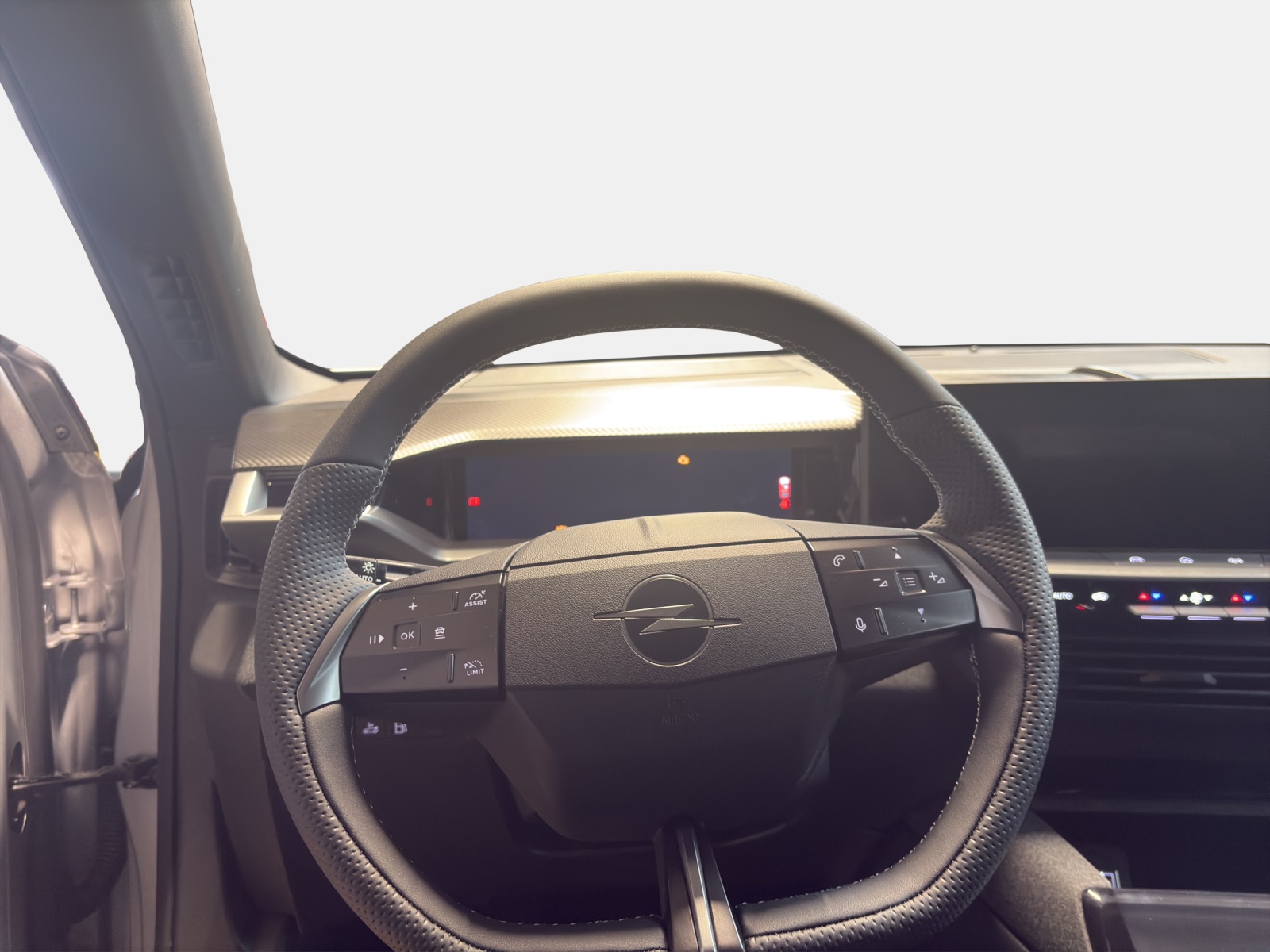 OPEL Grandland 1.6T/195 GS Hybrid-image-11