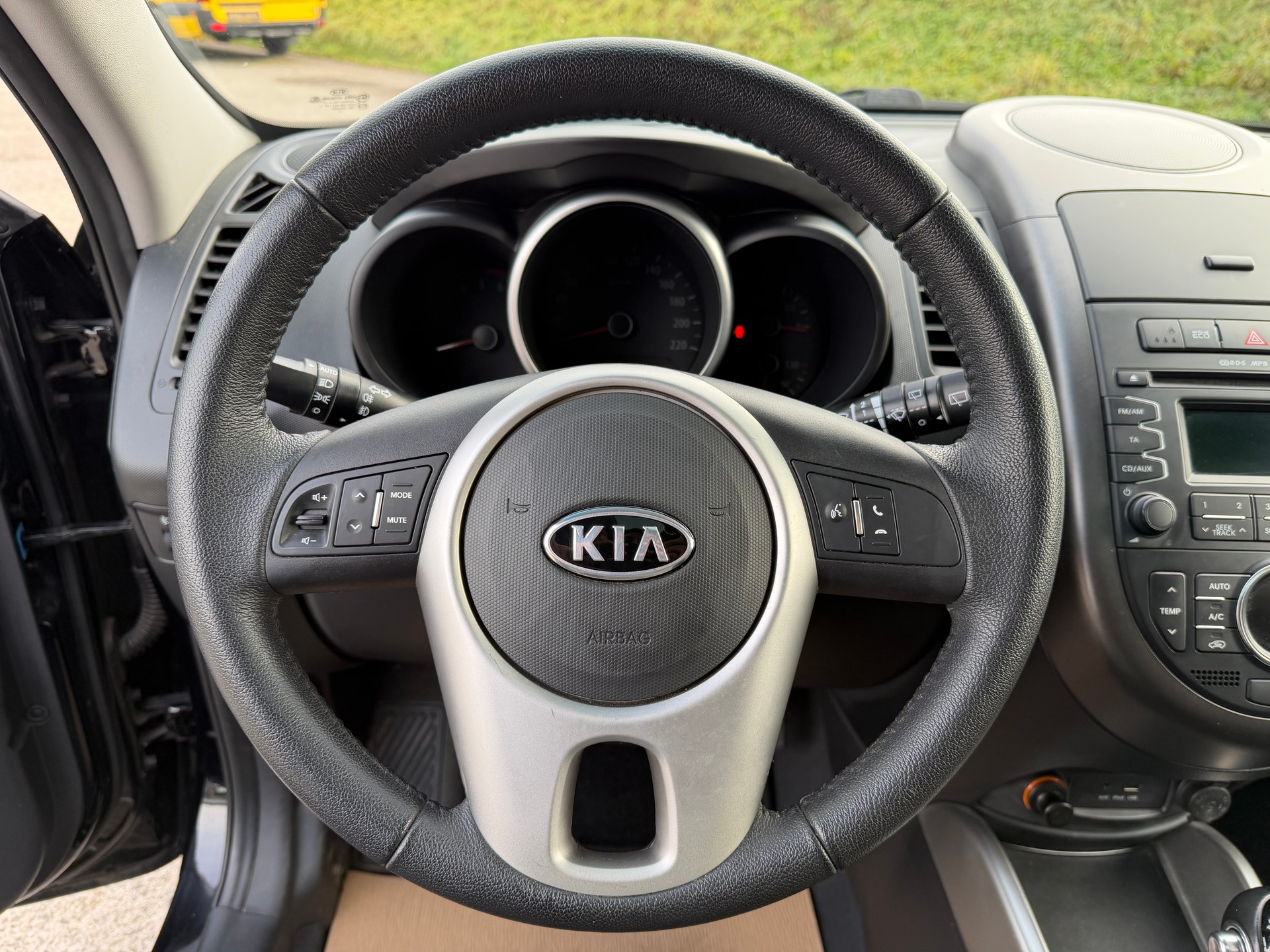 KIA Soul 1.6 CRDi Style Automatic-image-9