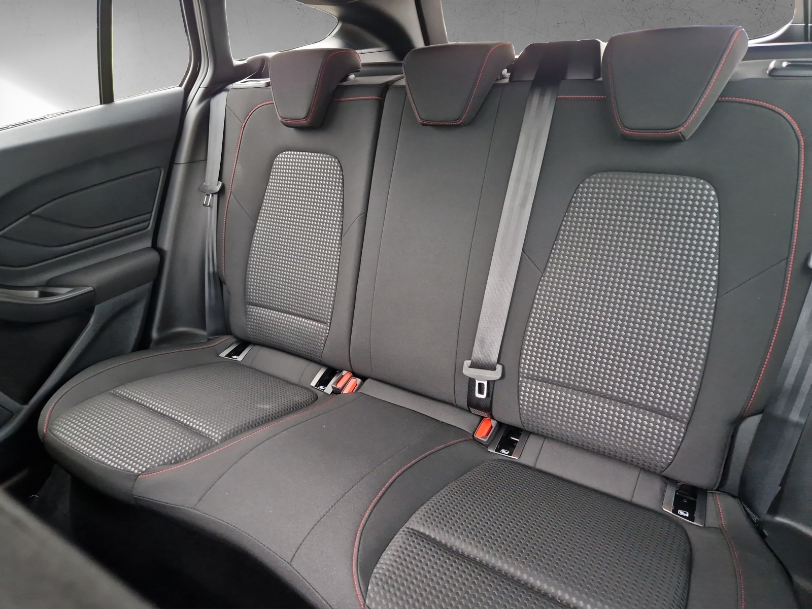 FORD Focus Station Wagon 1.0i EcoB 125 ST-Line-image-15