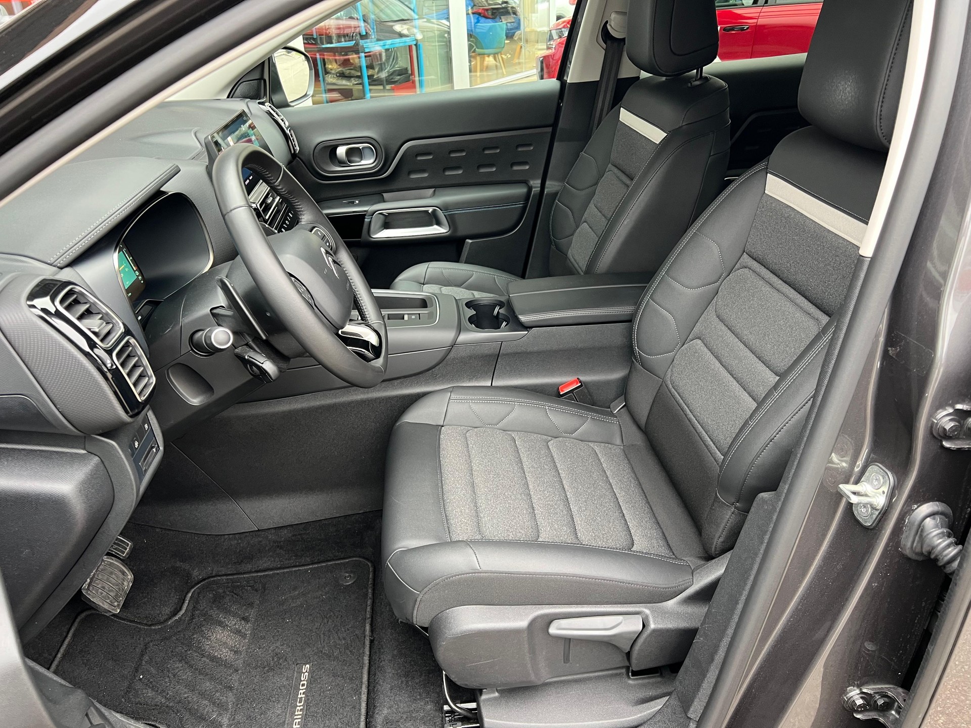 CITROEN C5 Aircross 1.6 Plug-in Hybrid Swiss Edition-image-11