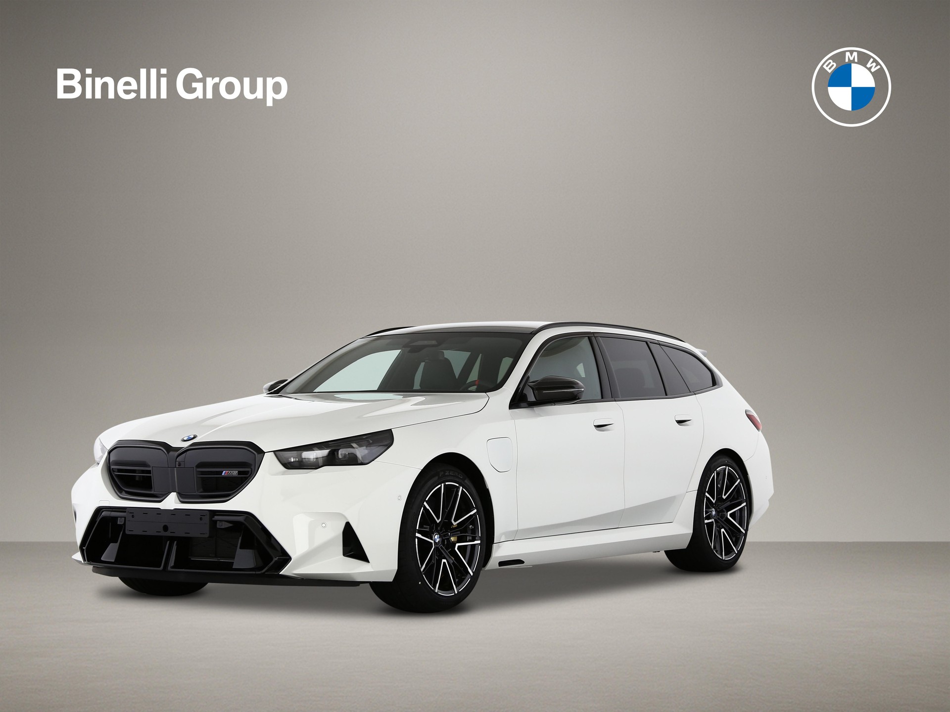 BMW M5 xDrive Touring-image-0