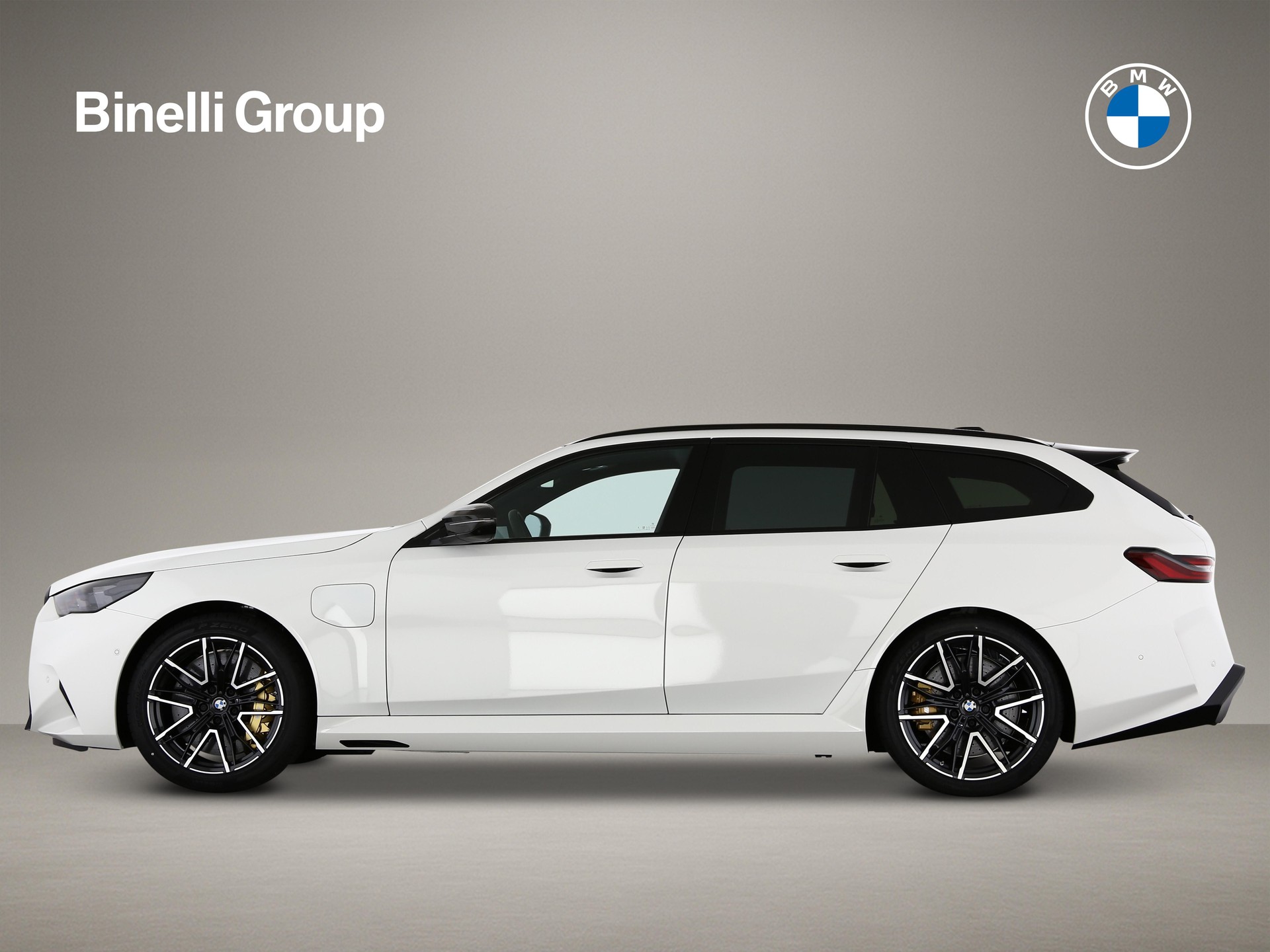 BMW M5 xDrive Touring-image-4