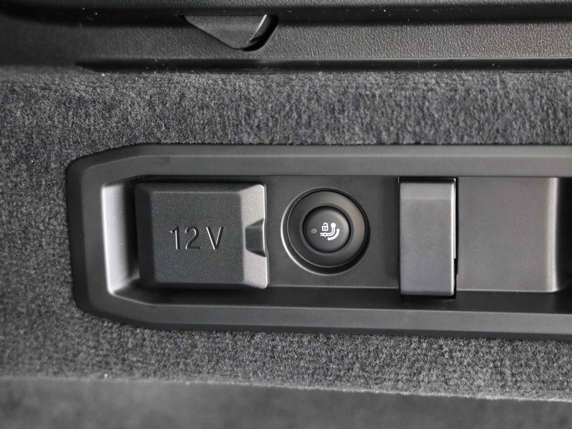 BMW M5 xDrive Touring-image-11
