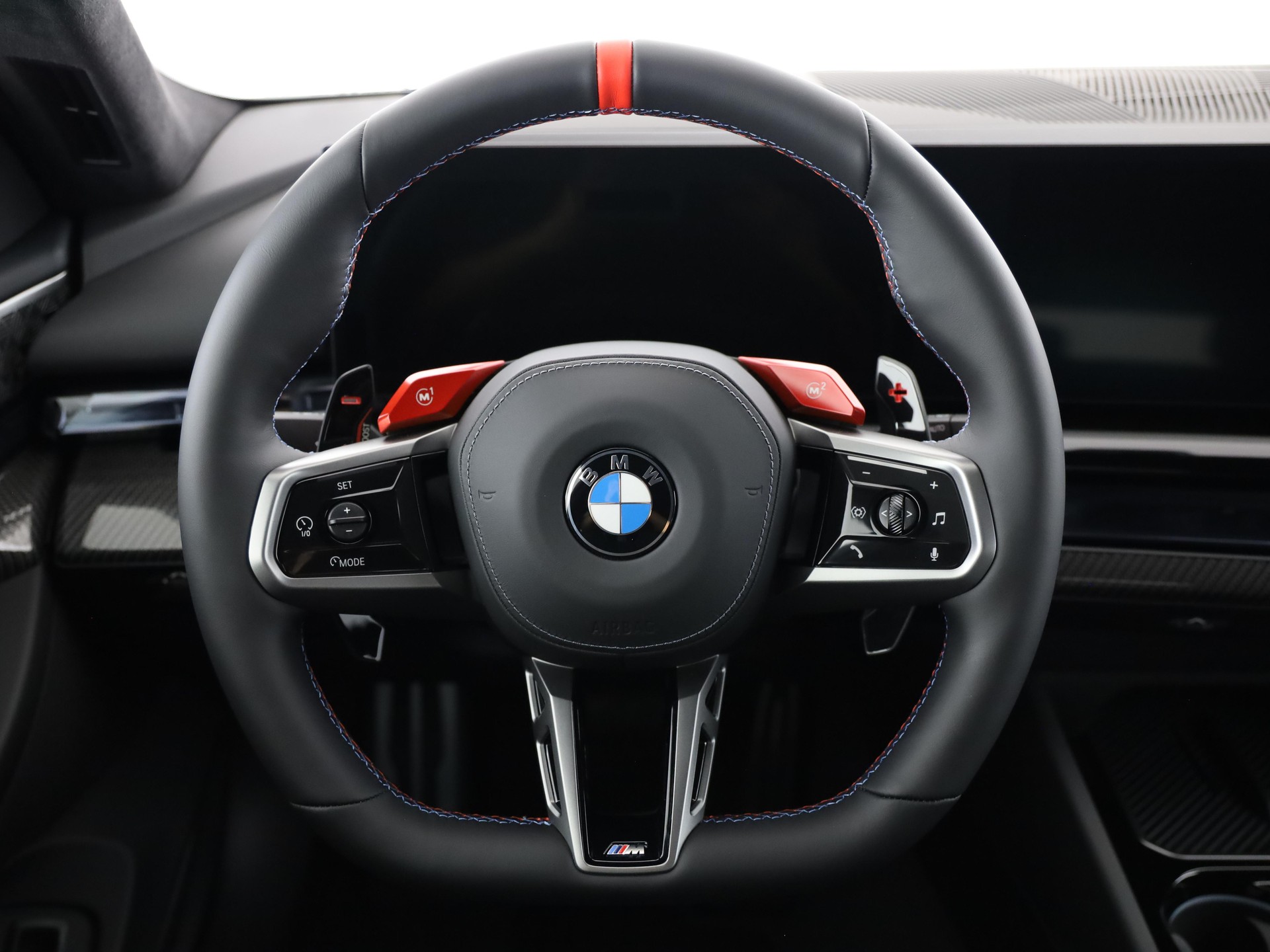 BMW M5 xDrive Touring-image-18