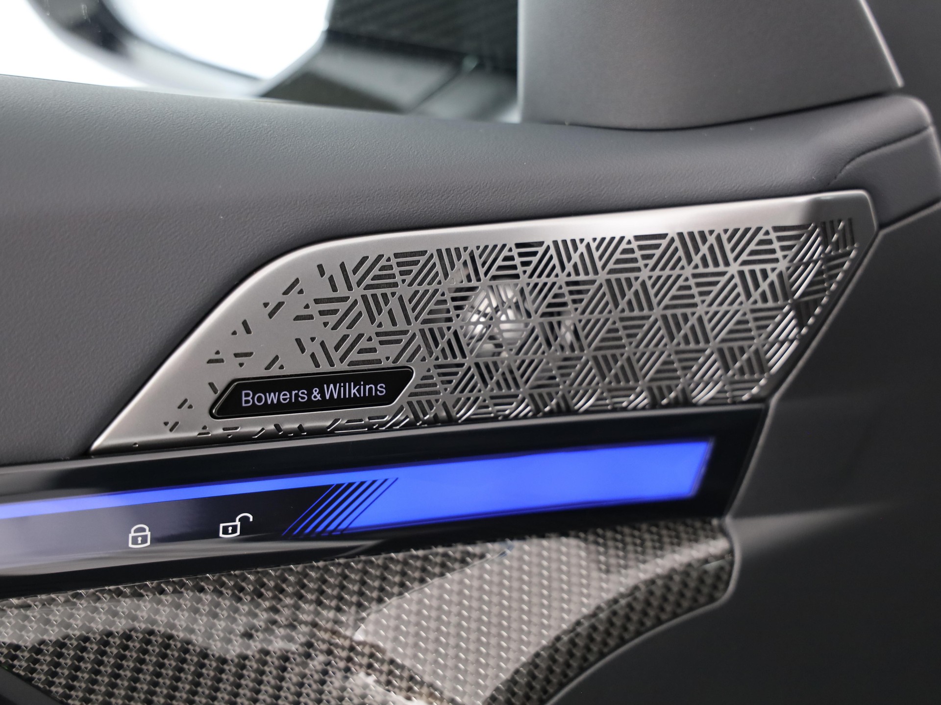 BMW M5 xDrive Touring-image-10