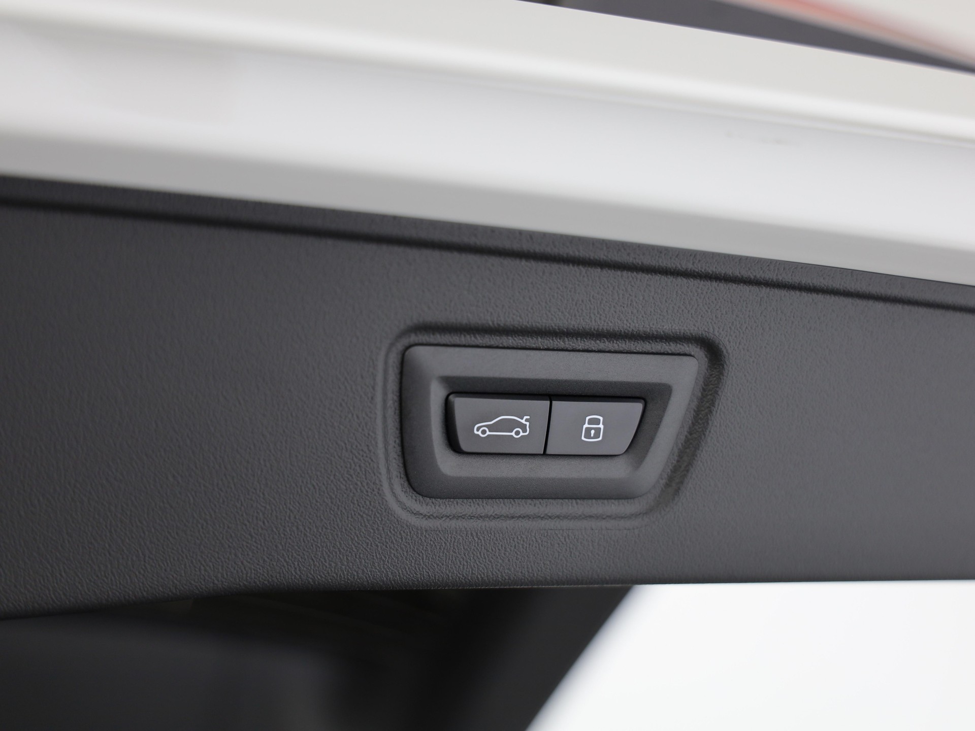 BMW M5 xDrive Touring-image-6