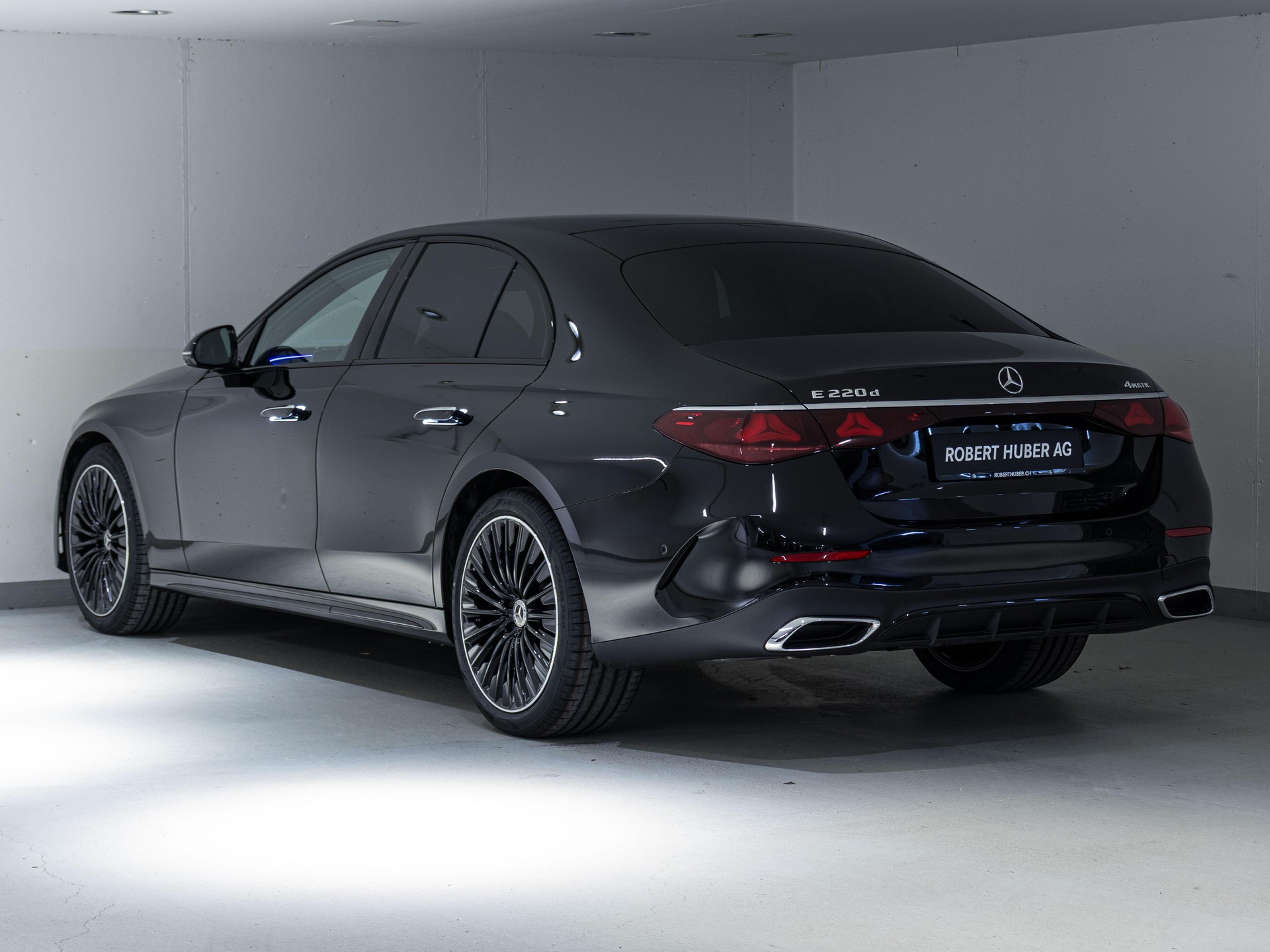 MERCEDES-BENZ E 220 d 4MATIC-image-3