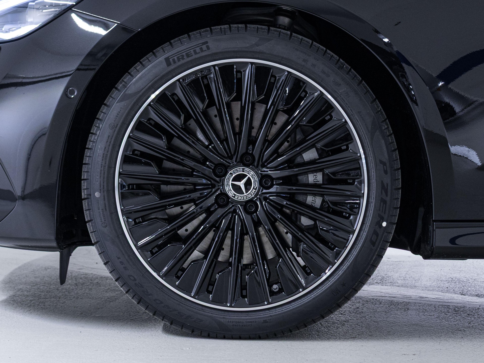 MERCEDES-BENZ E 220 d 4MATIC-image-13