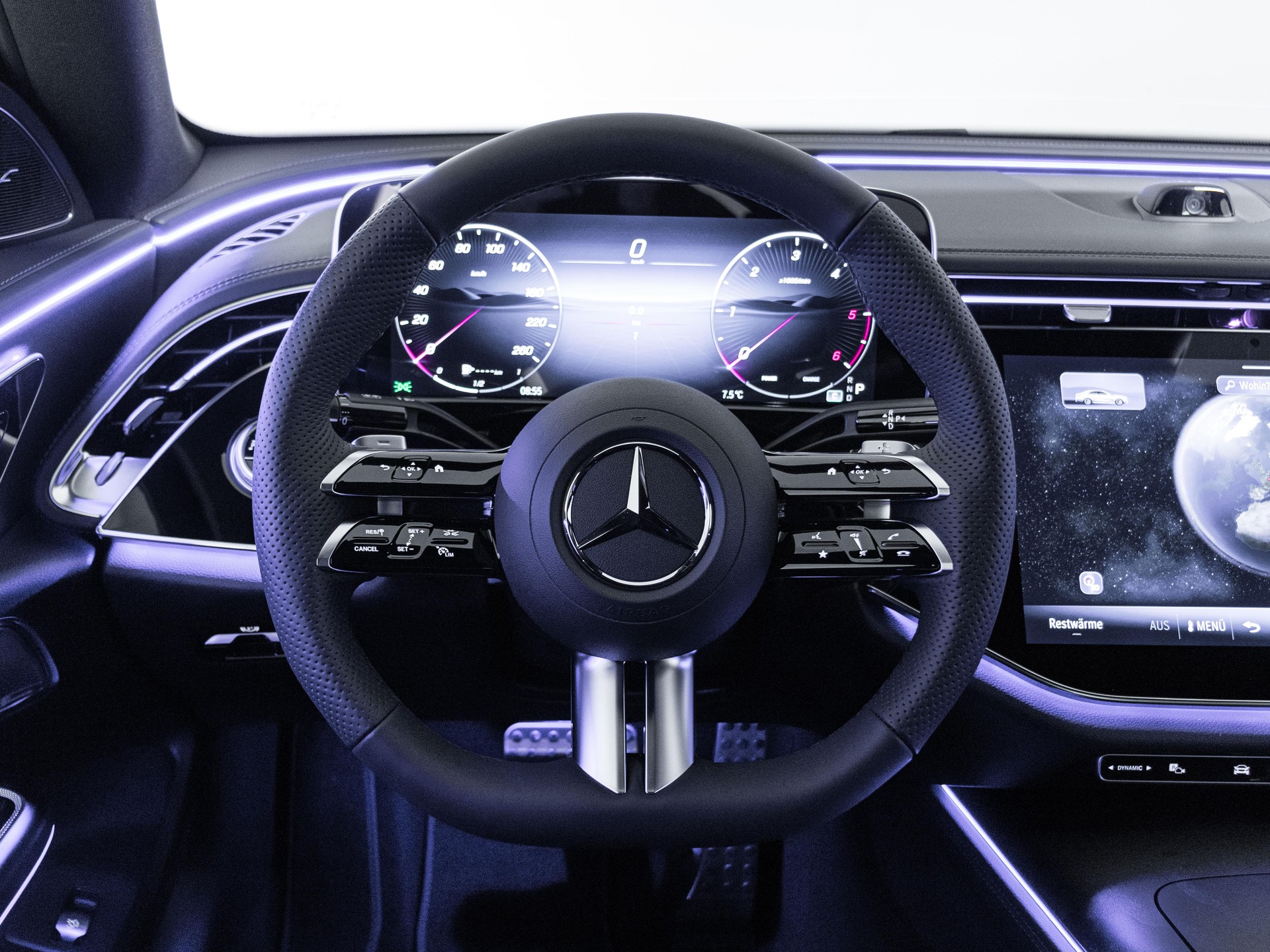 MERCEDES-BENZ E 220 d 4MATIC-image-10