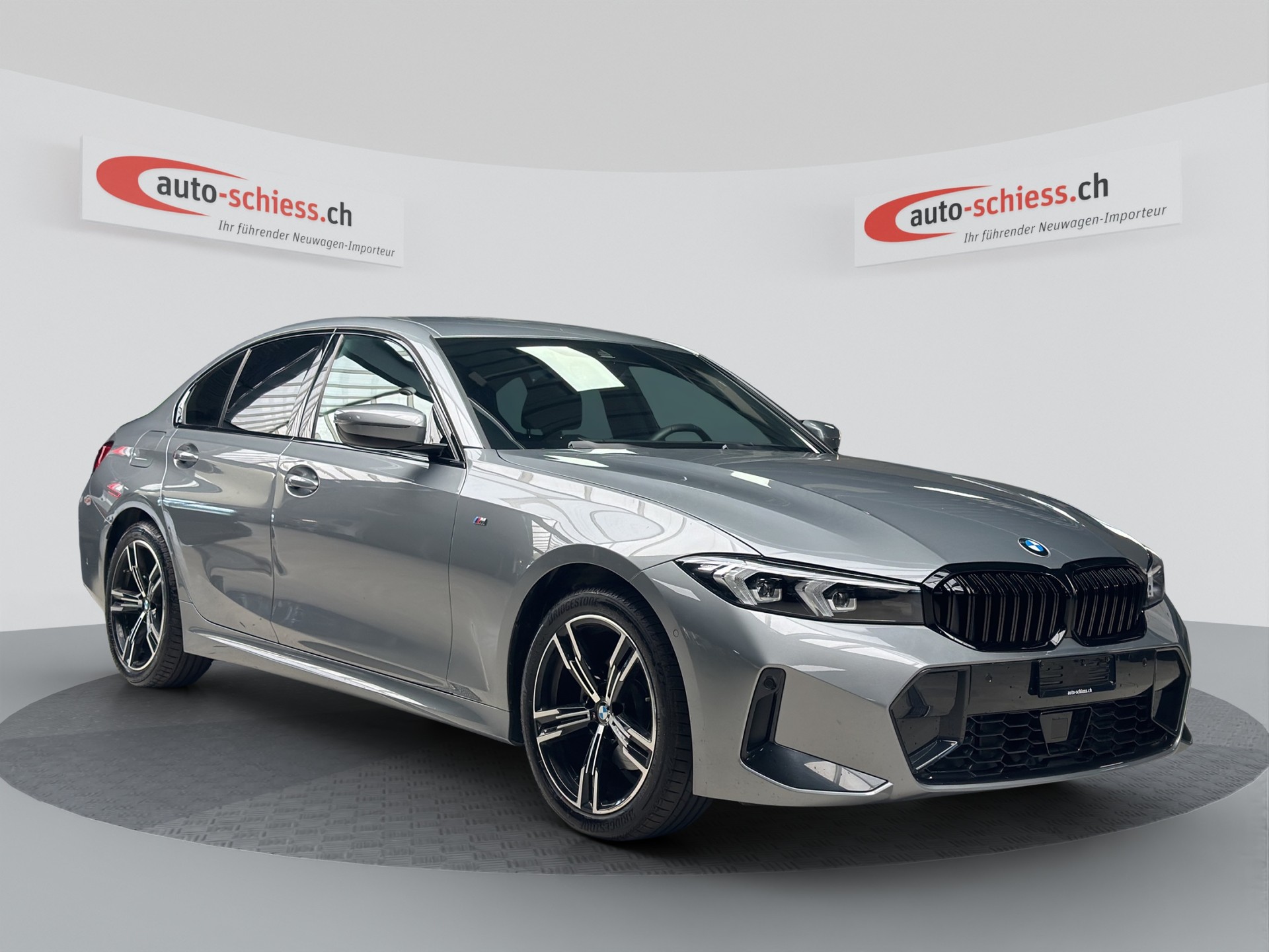 BMW 320i xDrive Steptronic M Sport FACELIFT-image-0